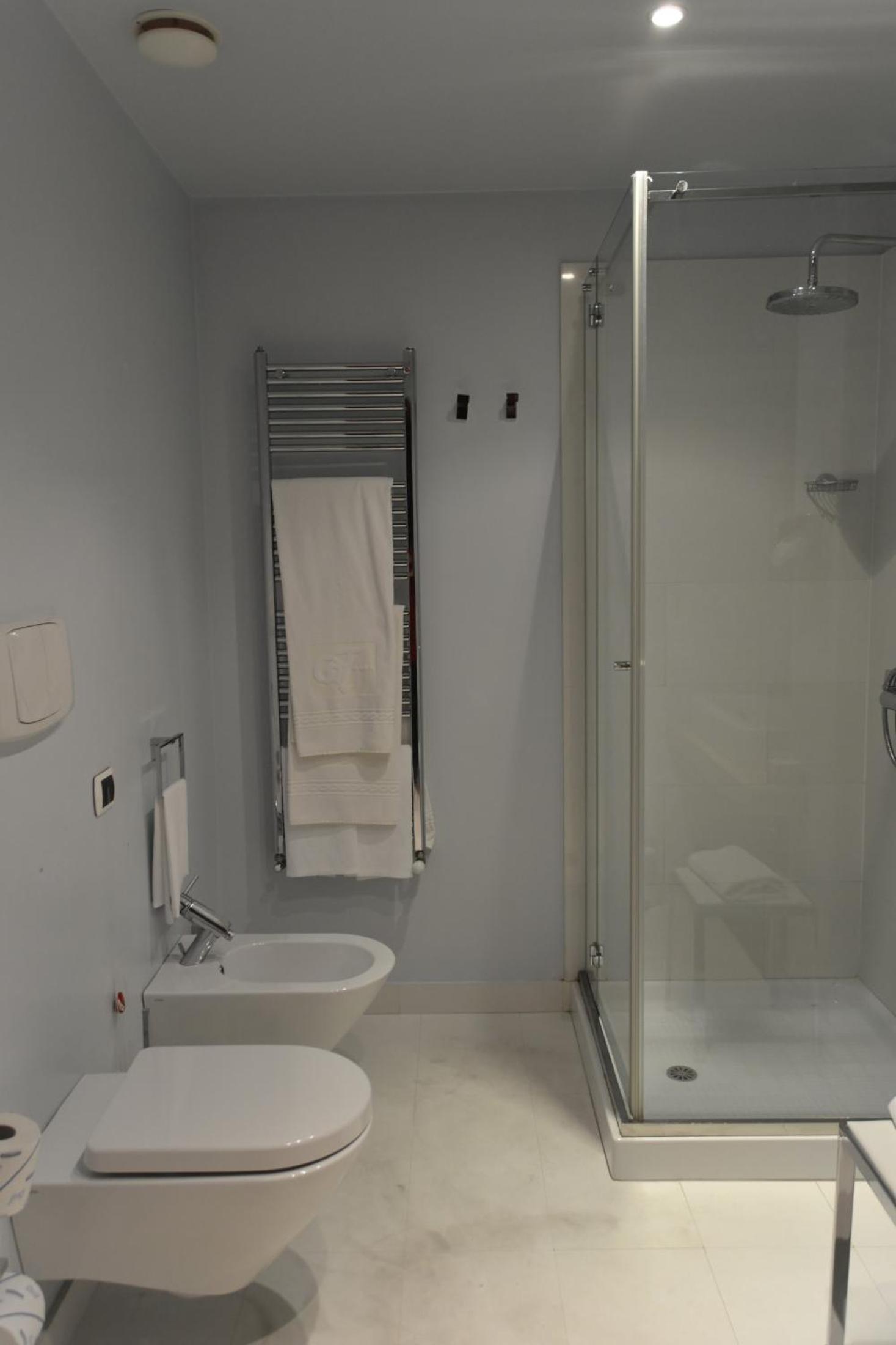 Superior Double or Twin Room - Photo 12