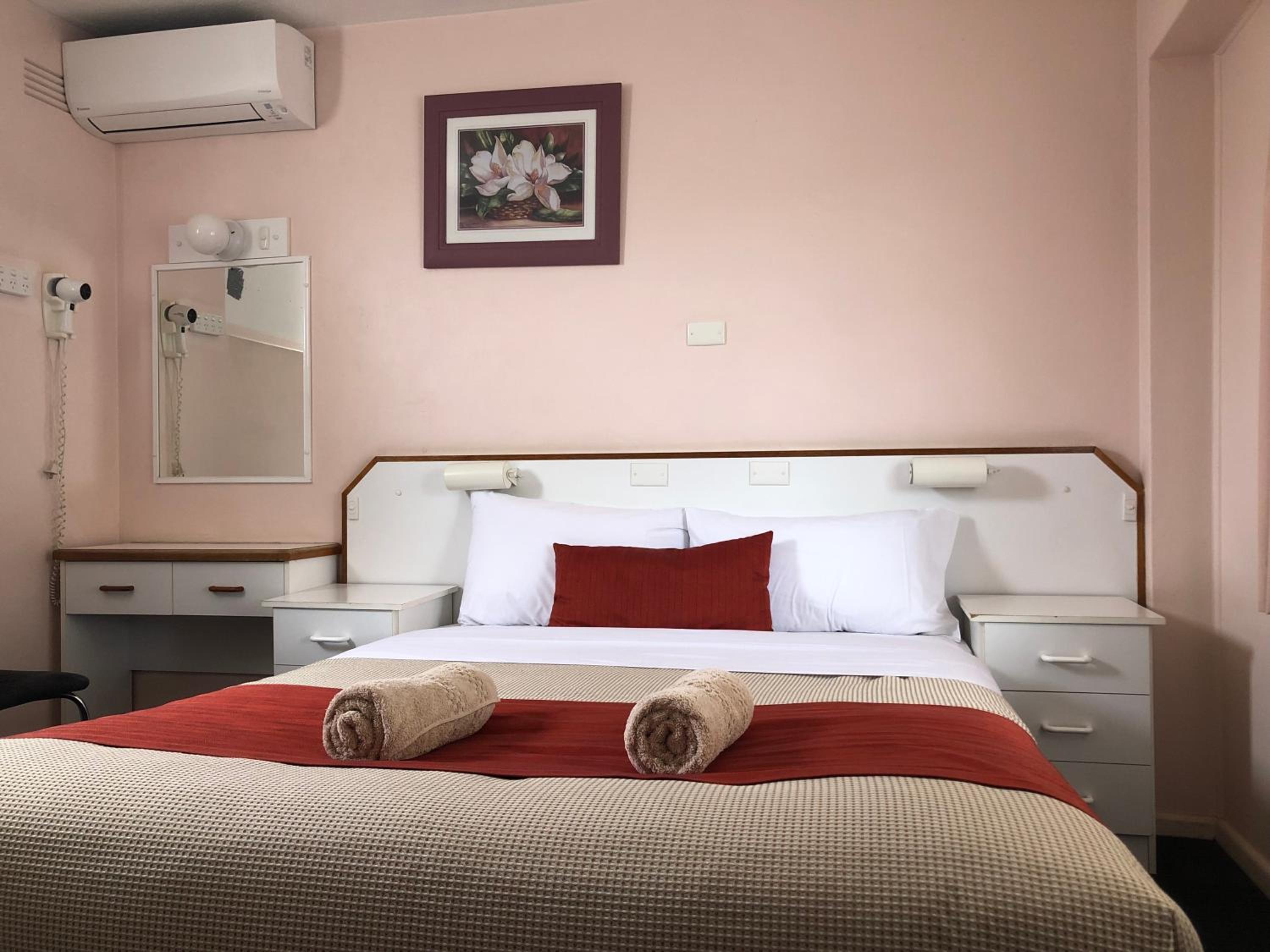 Deluxe Queen Room