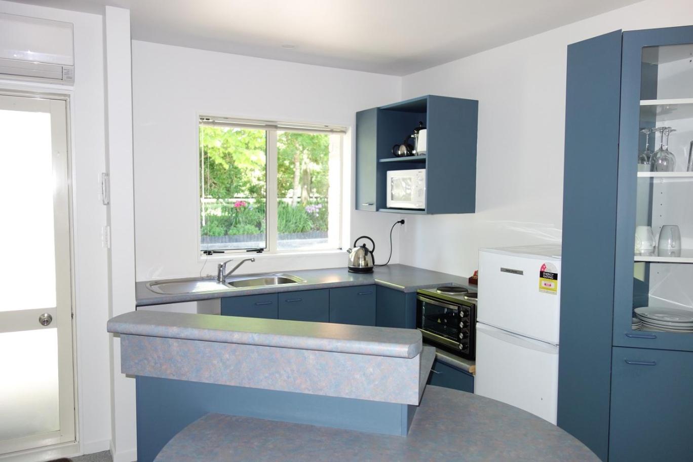 Family Room - Photo 4