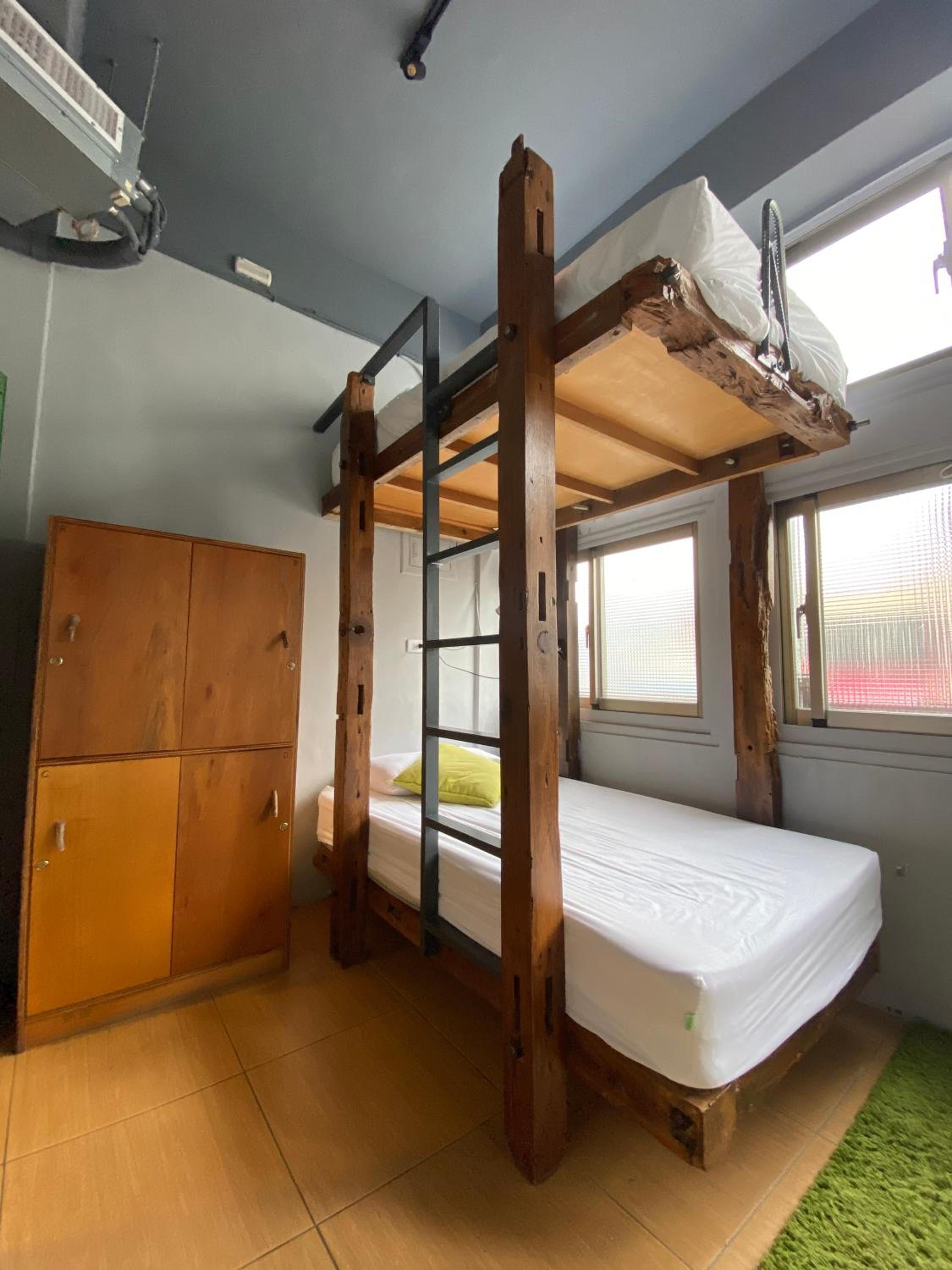 Bed in 4-Bed Male Dormitory Room photo 1