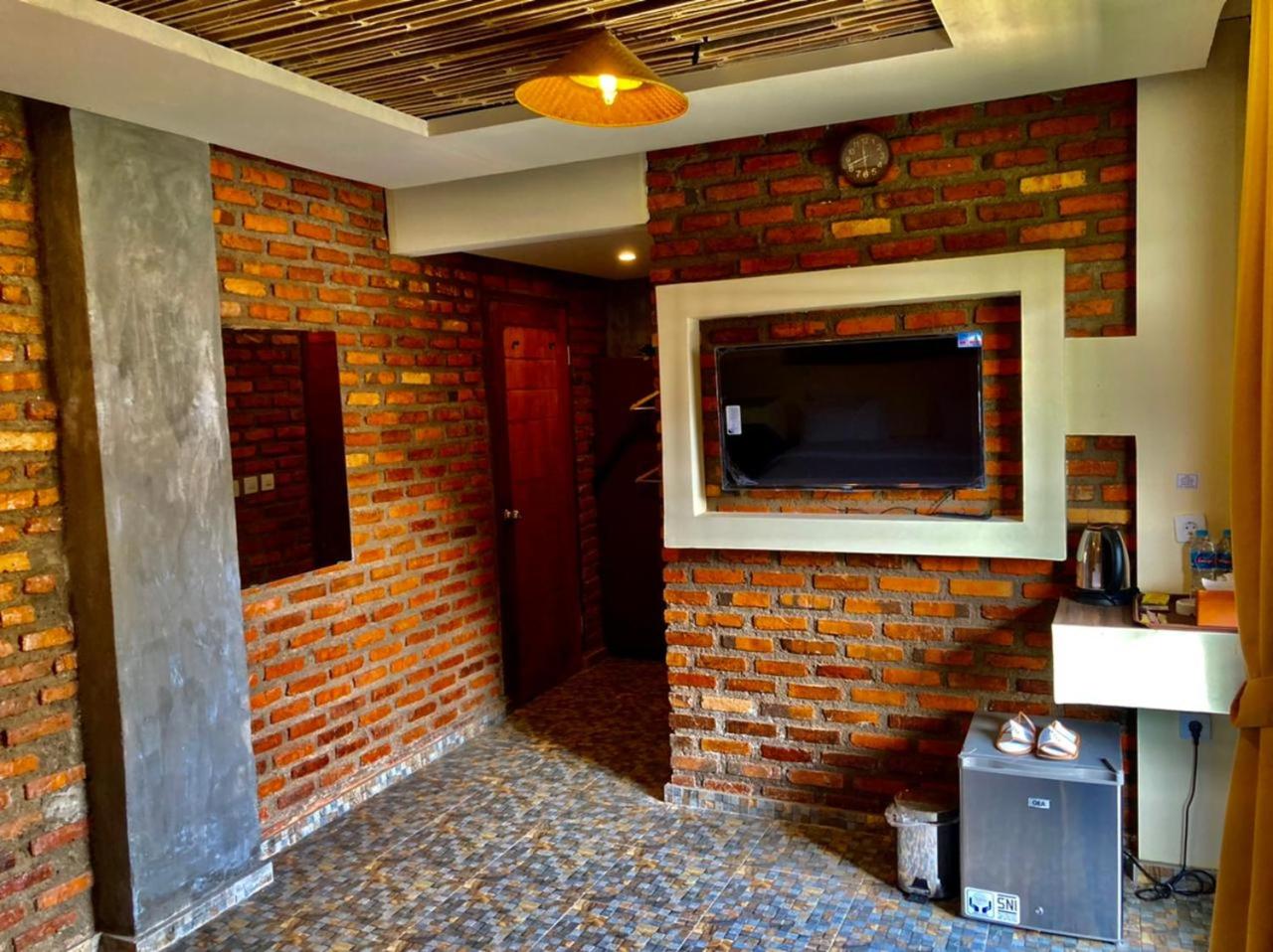 Studio with Balcony