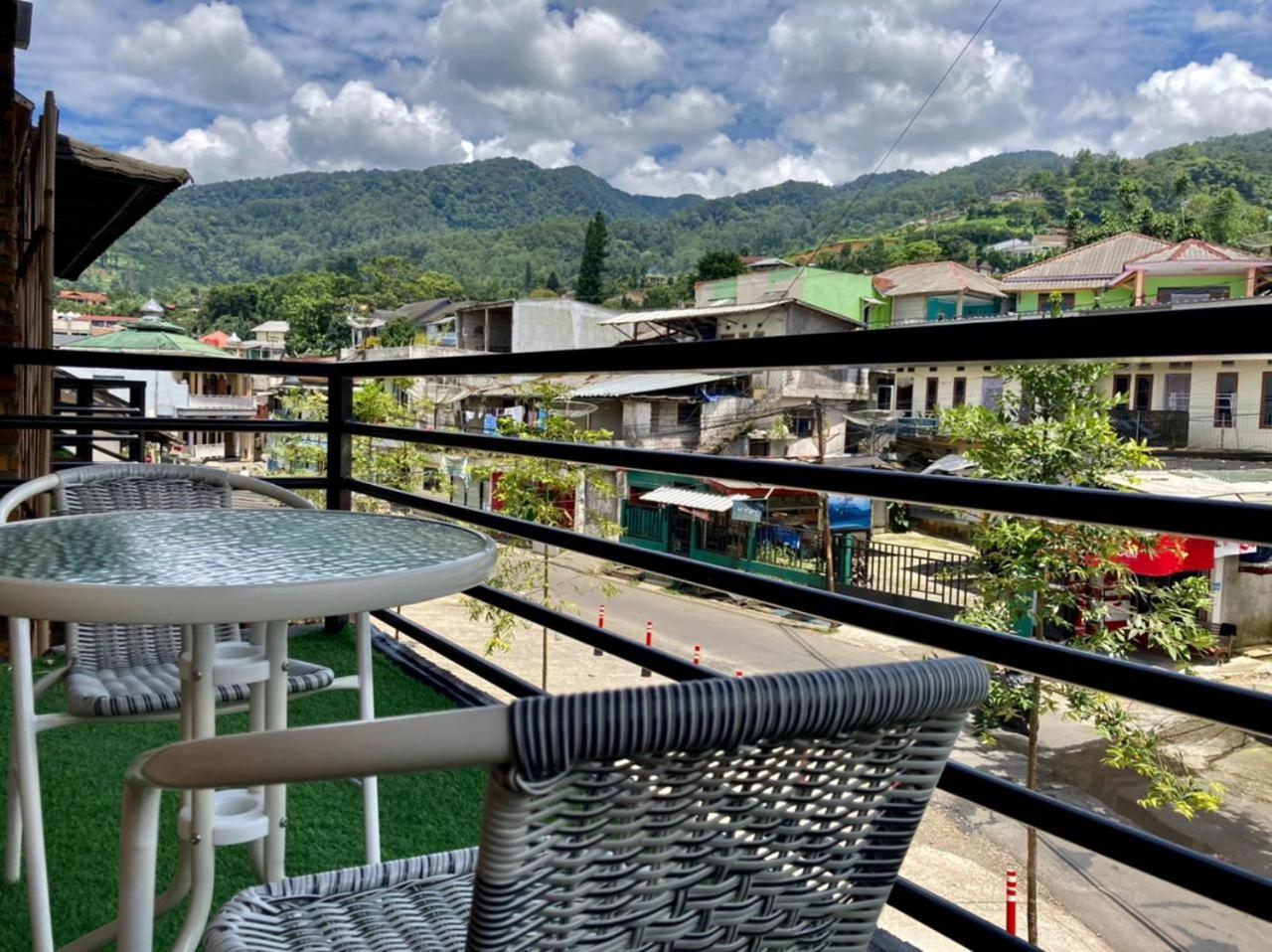 Studio with Balcony photo 2