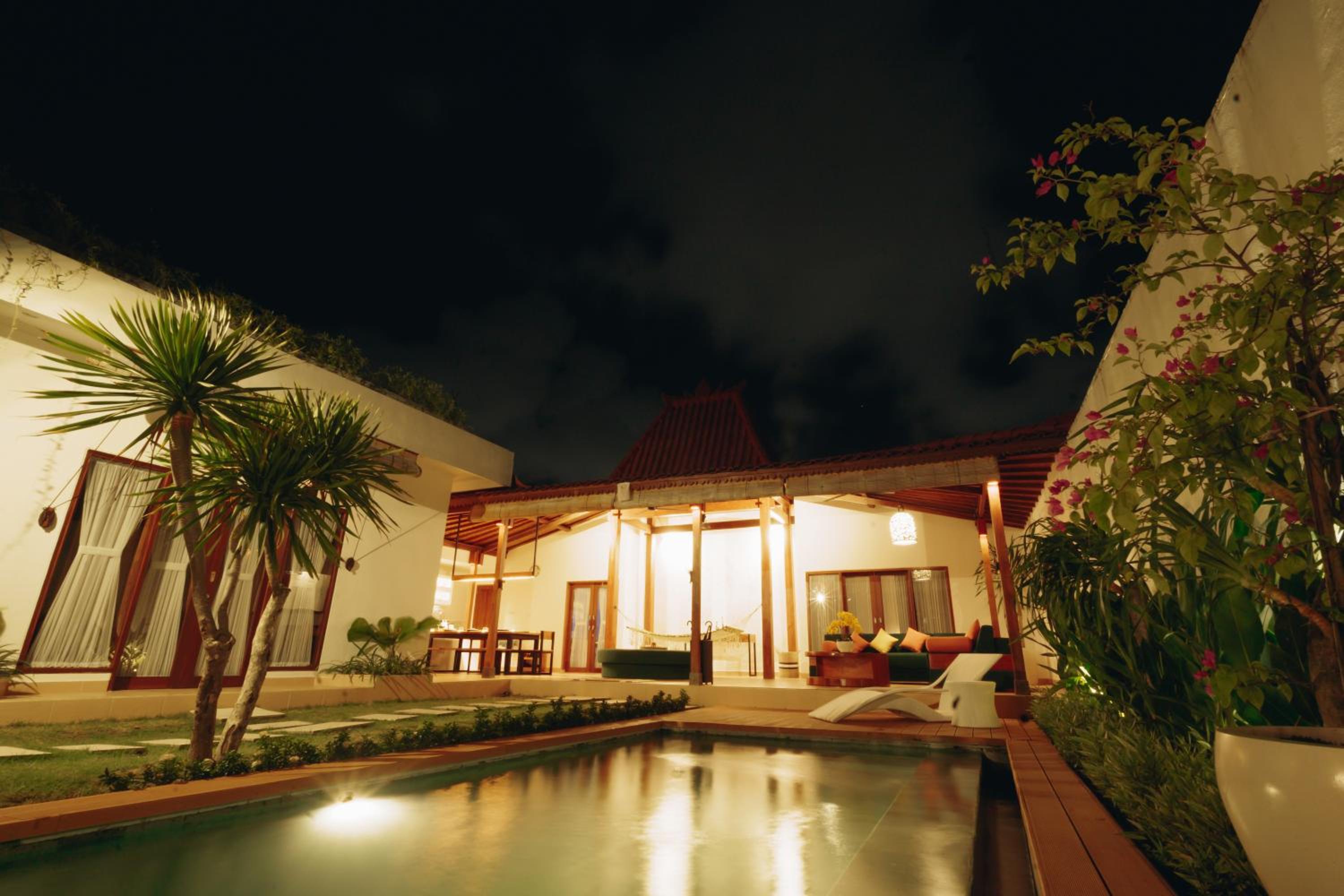 Two-Bedroom Villa - Photo 3