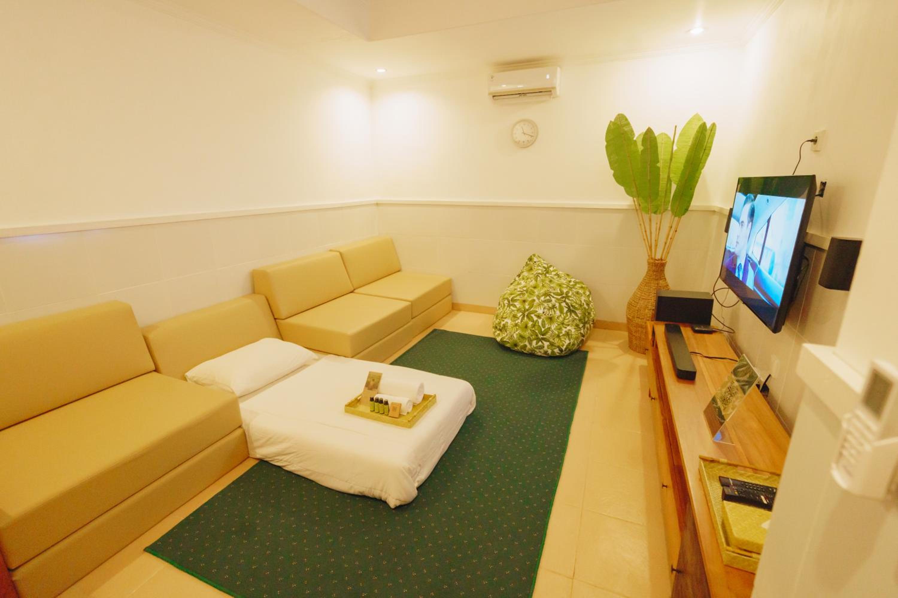 Two-Bedroom Villa - Photo 18