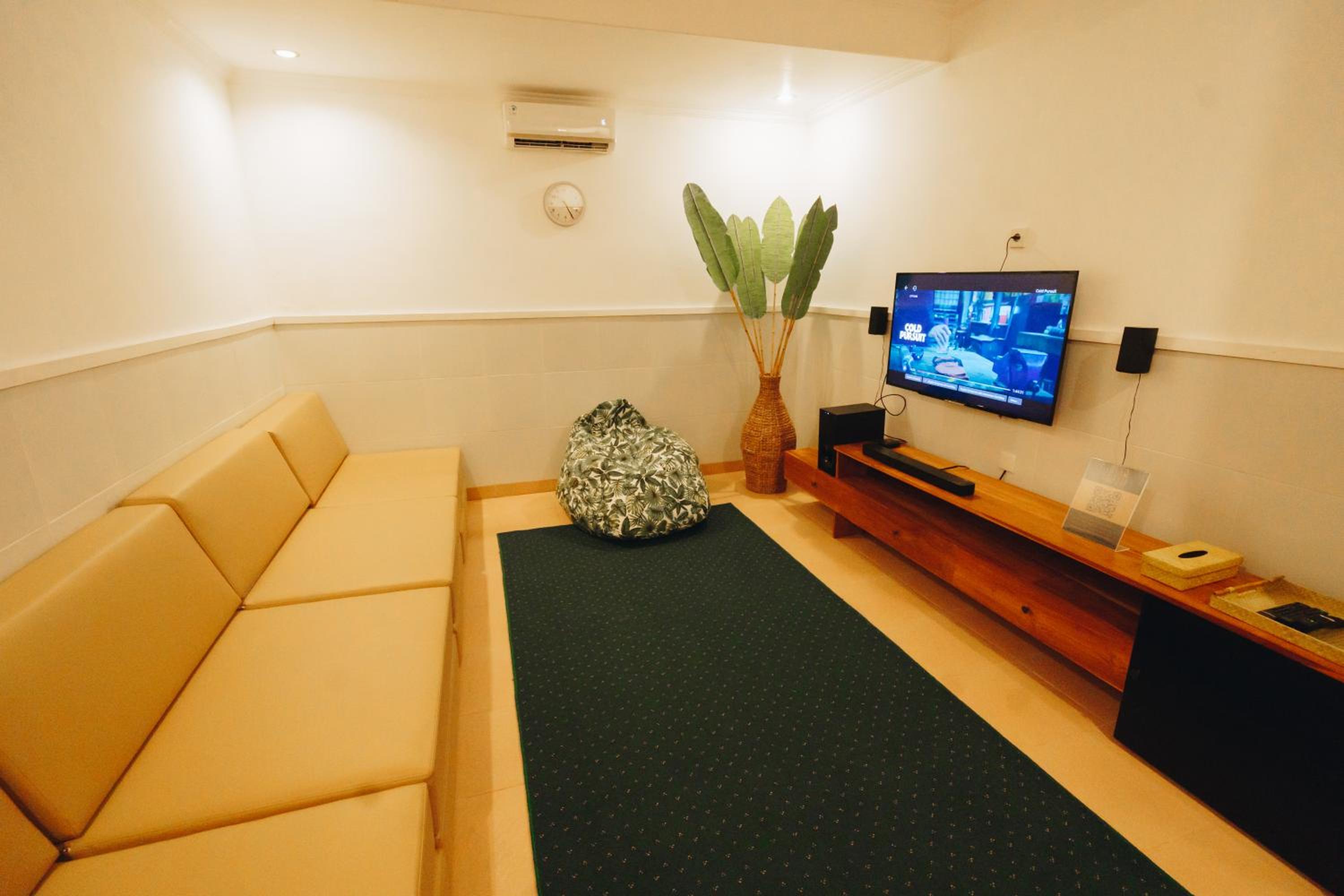 Two-Bedroom Villa - Photo 17