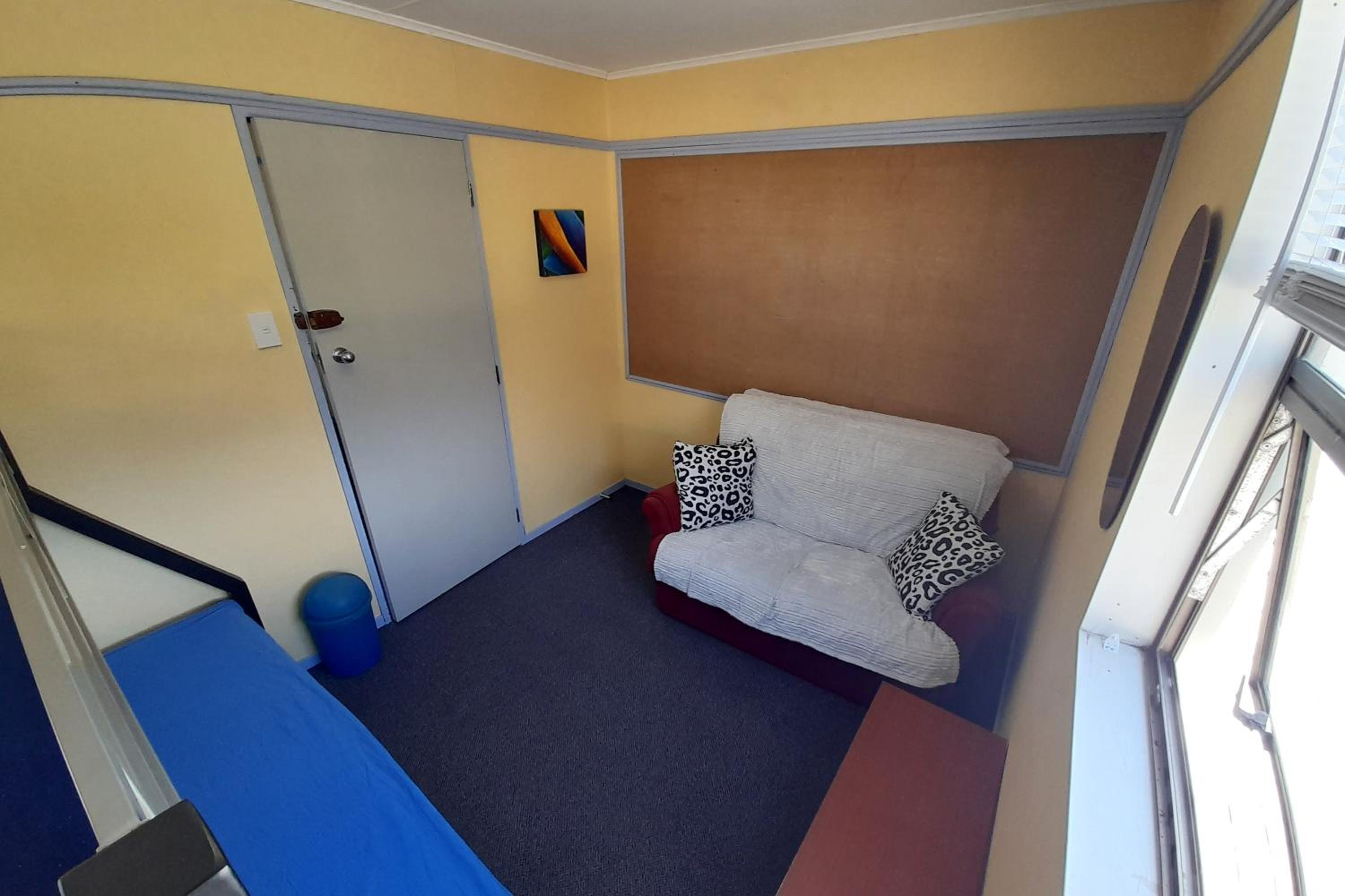 Studio - Disability Access - Photo 3