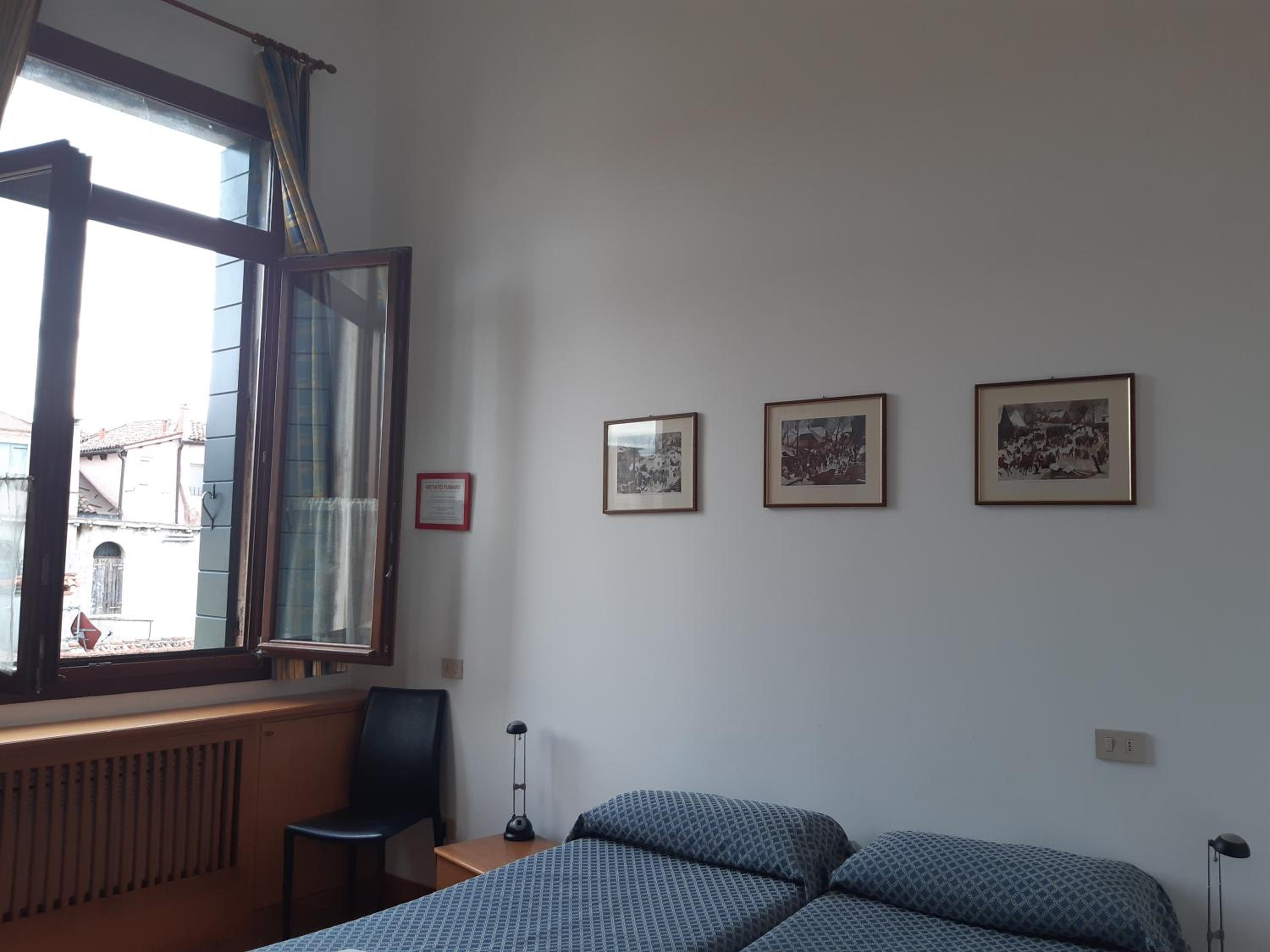 Large Double Room photo 1