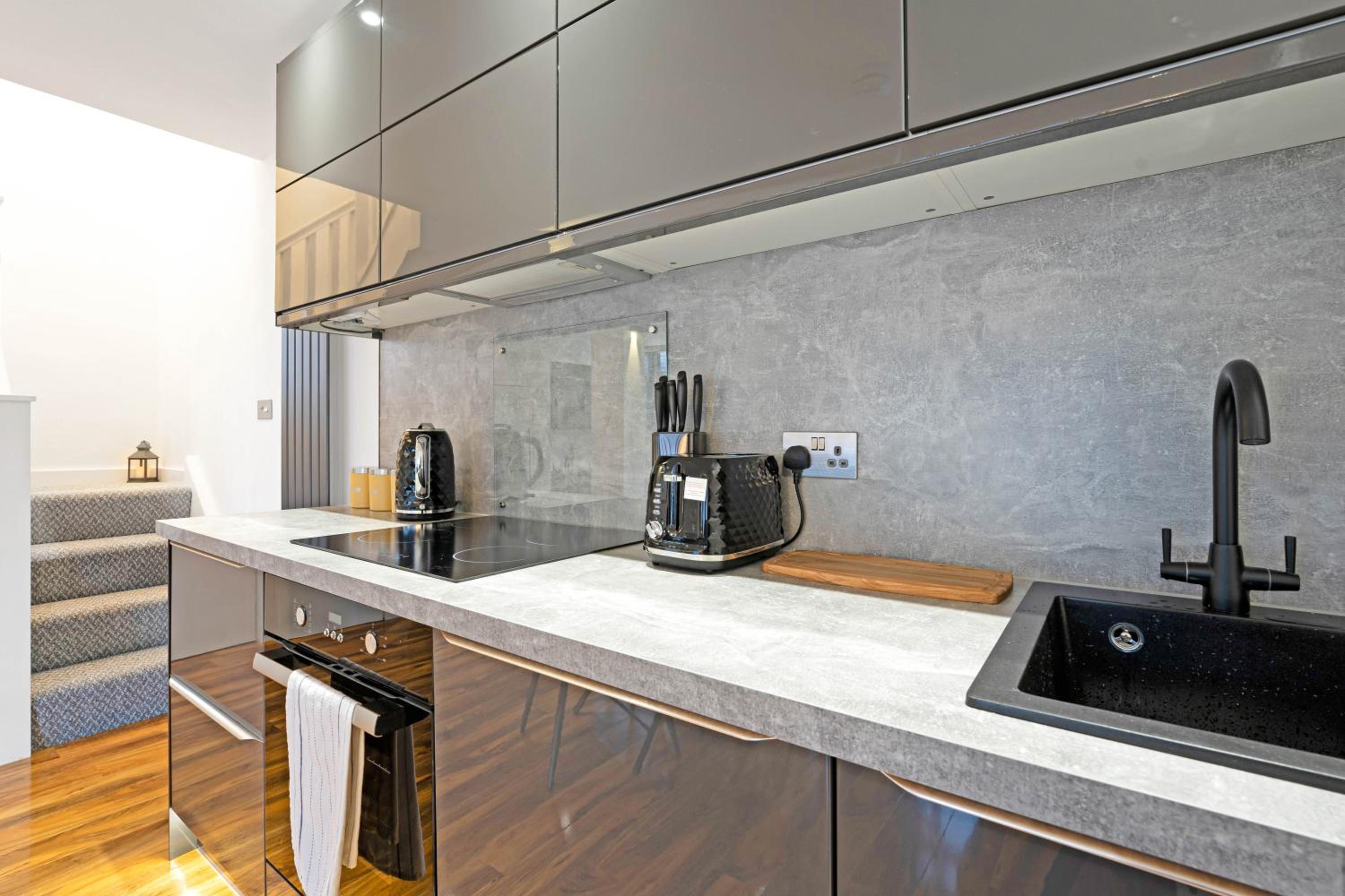 One-Bedroom House - Photo 9