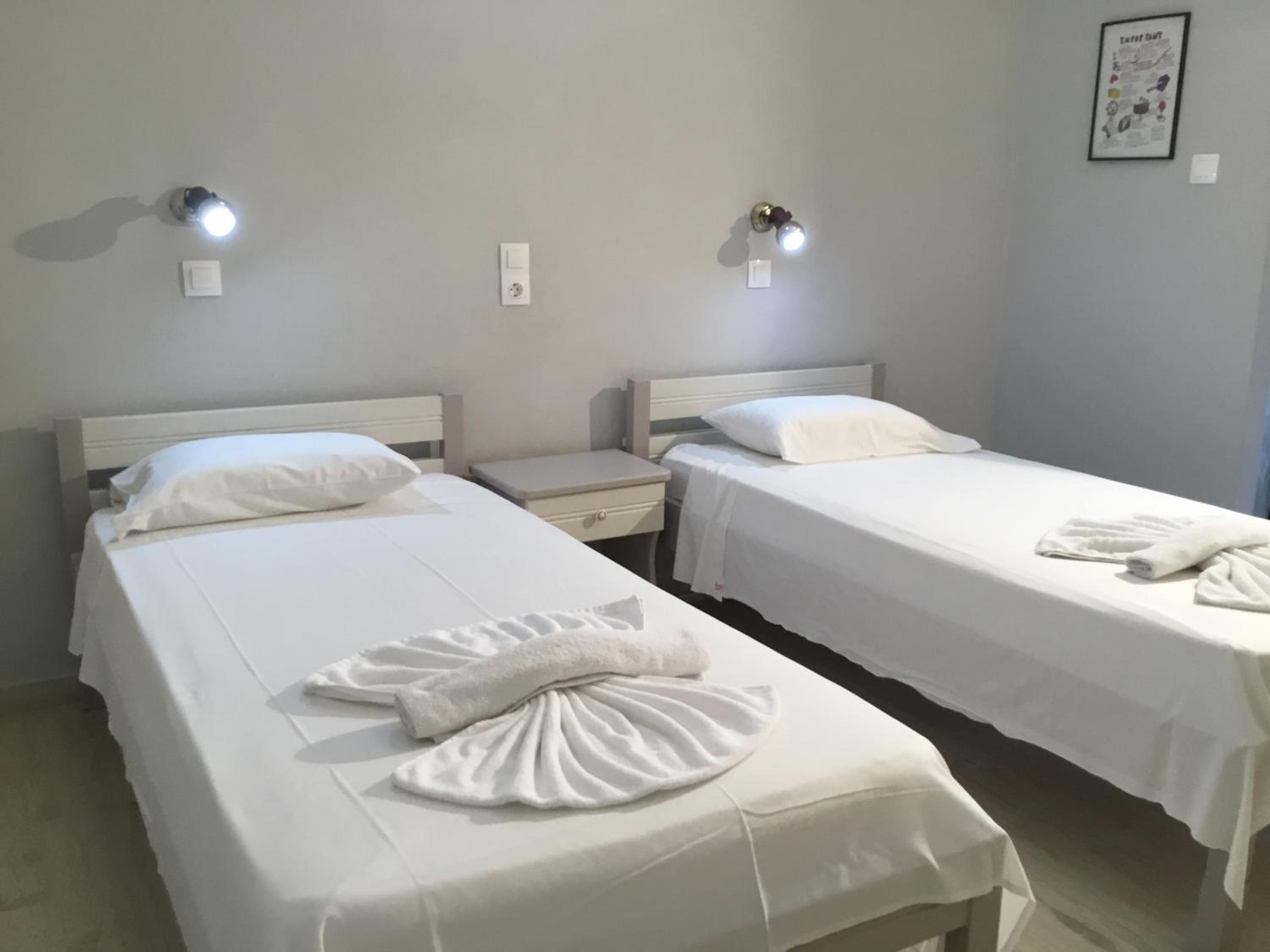 Studio (2 Adults) Twin beds