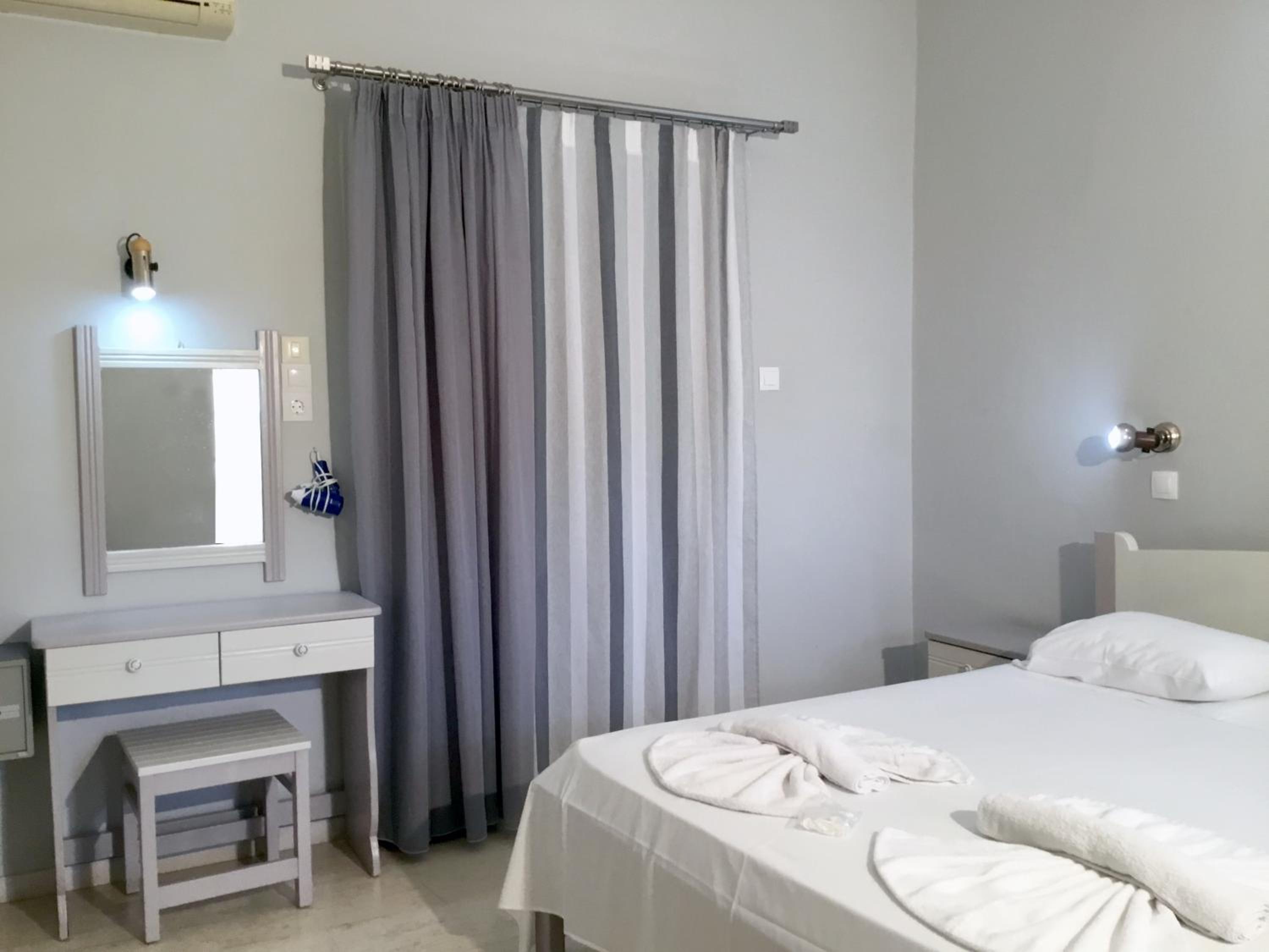 Studio (2 Adults) Double Bed
