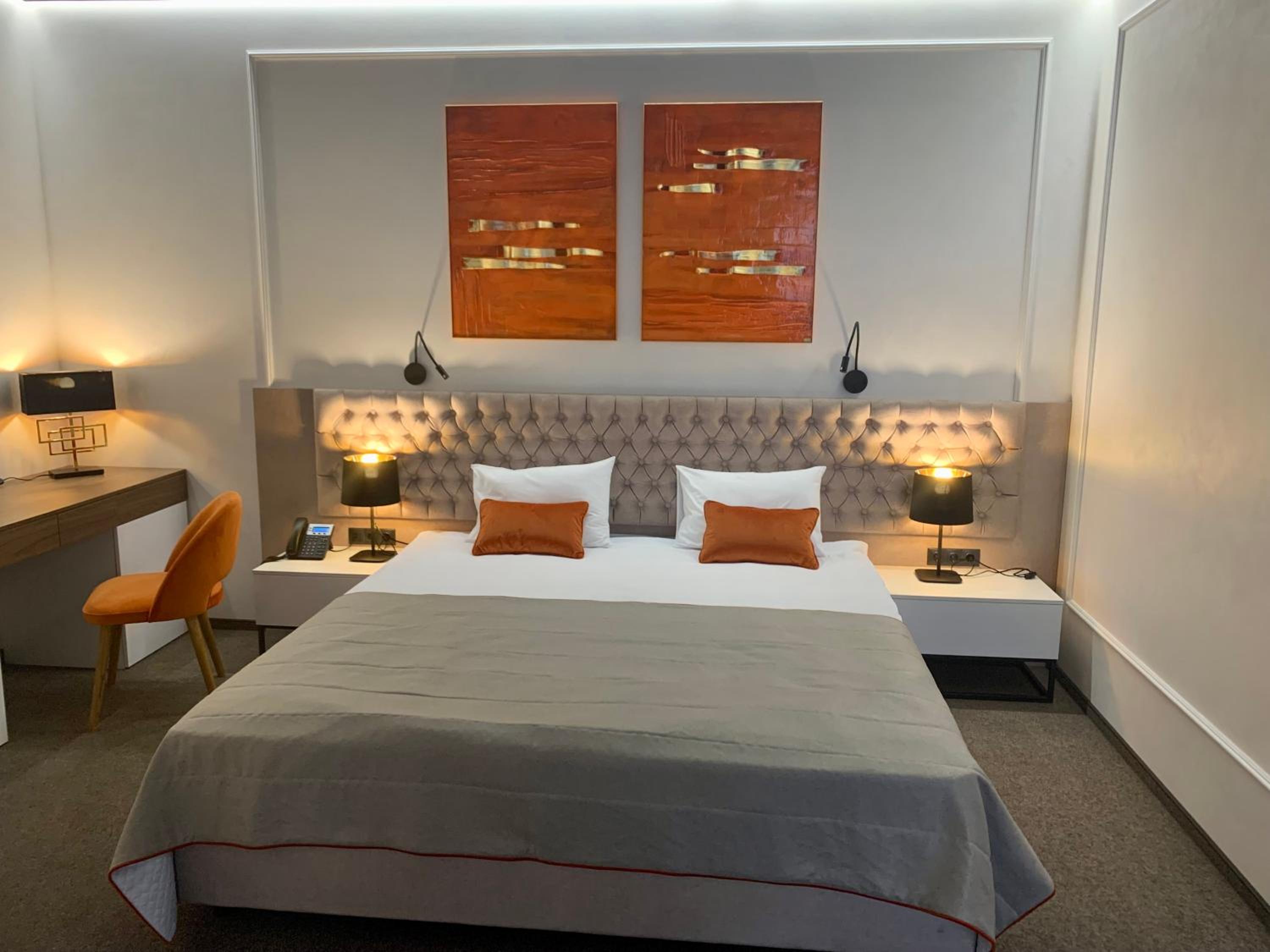 Deluxe King Room photo 2