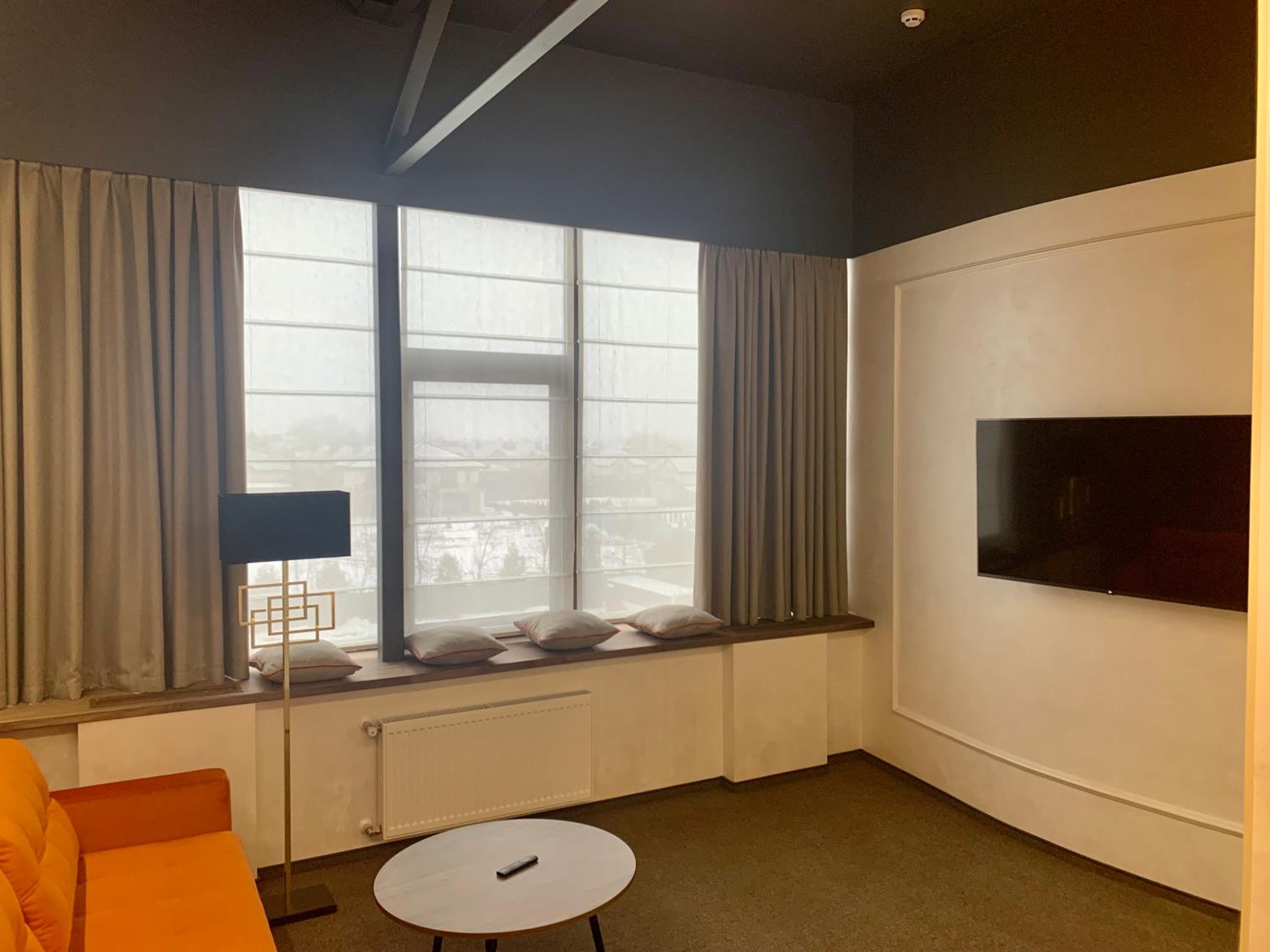 Deluxe King Room photo 3