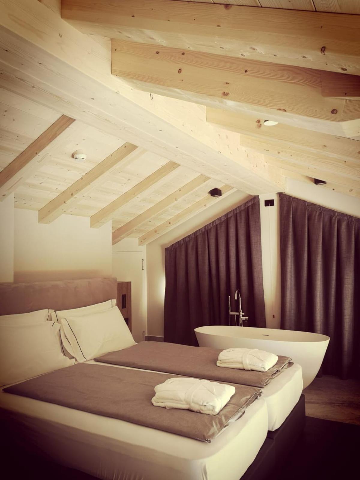 Deluxe Junior Suite photo 1