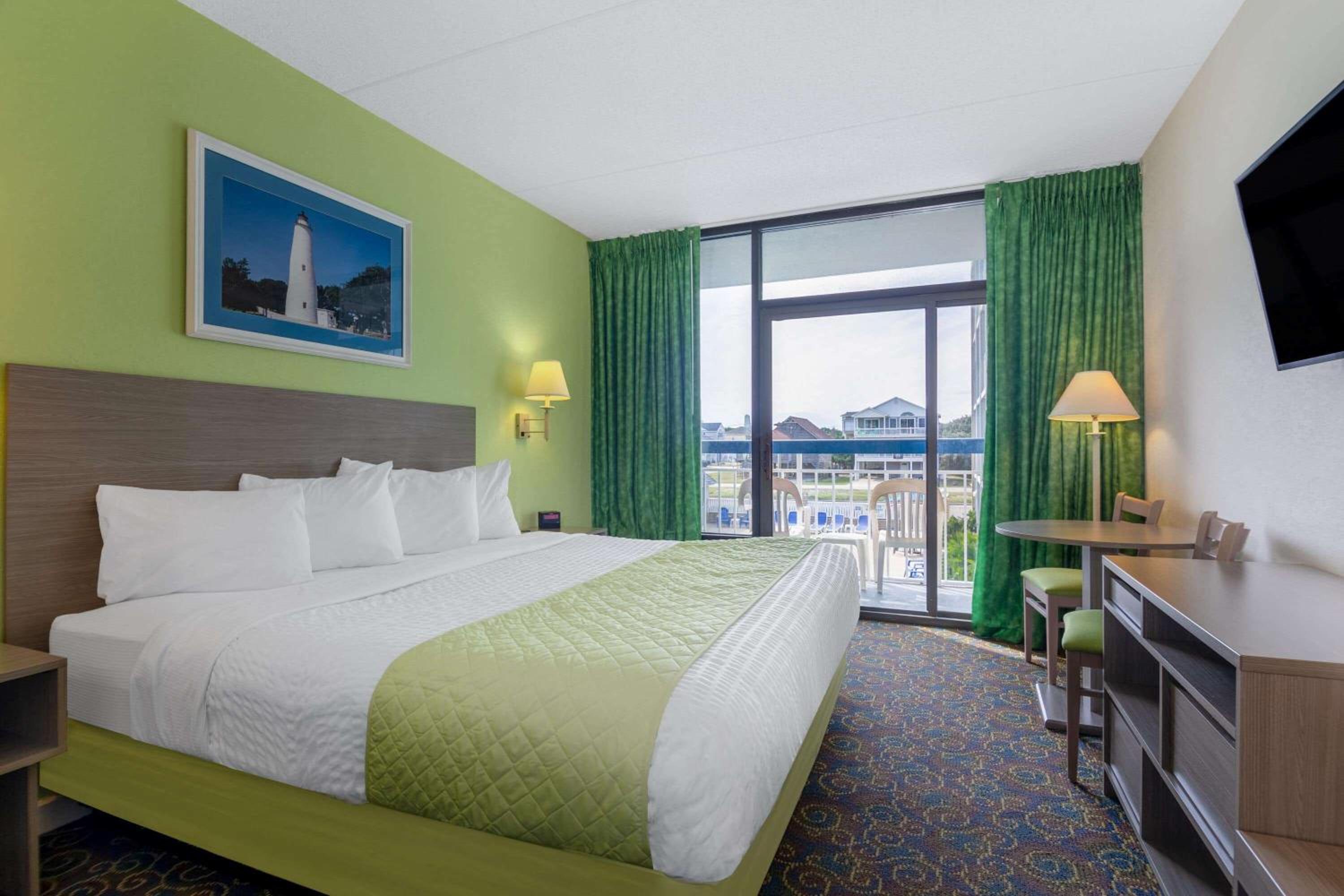 King Room with Pool View - Non-Smoking - Photo 2