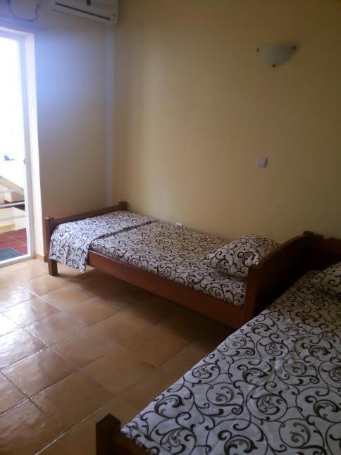 Studio with Balcony and Sea View - Photo 3