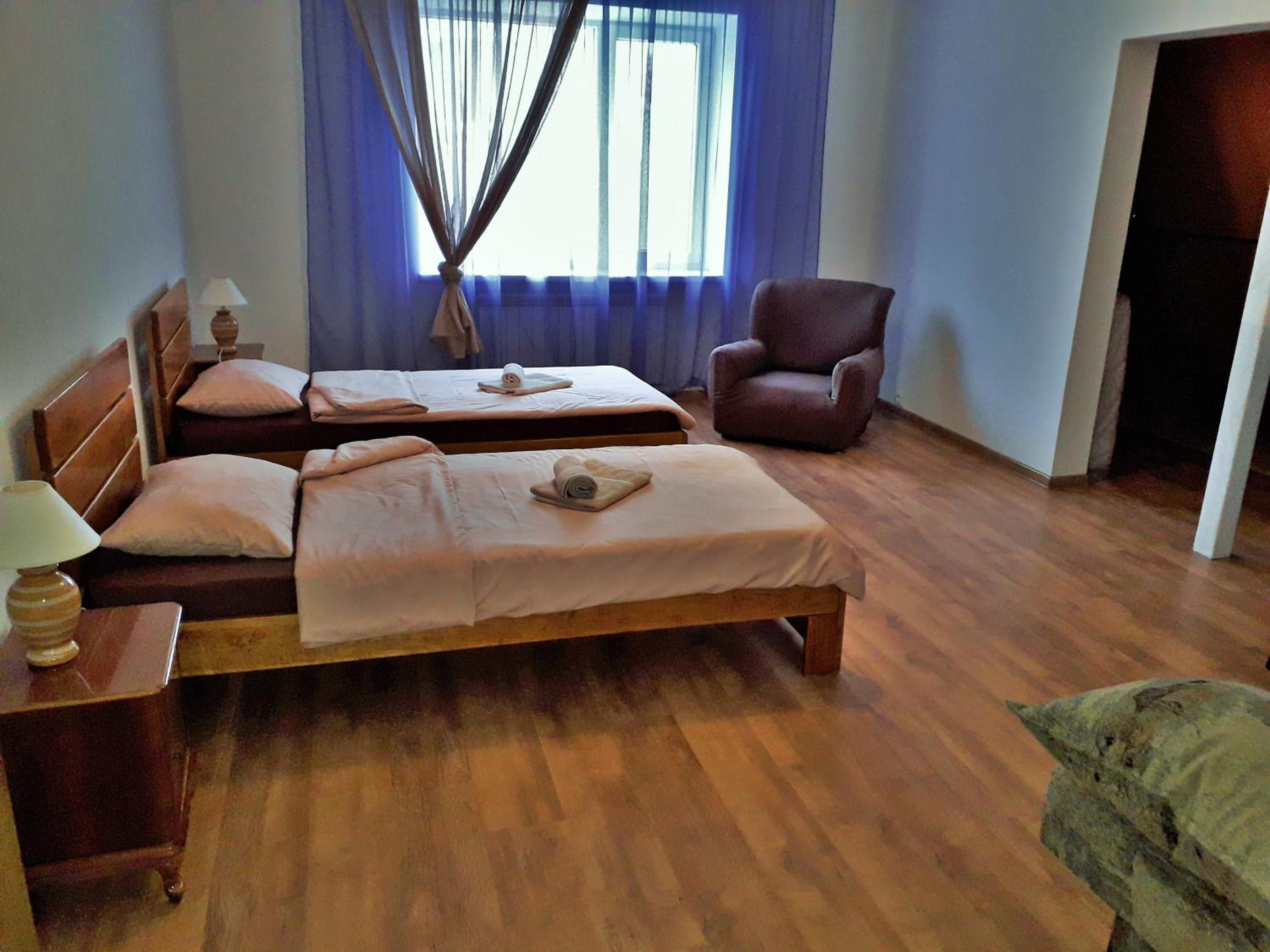 Twin Room with Extra Bed photo 2