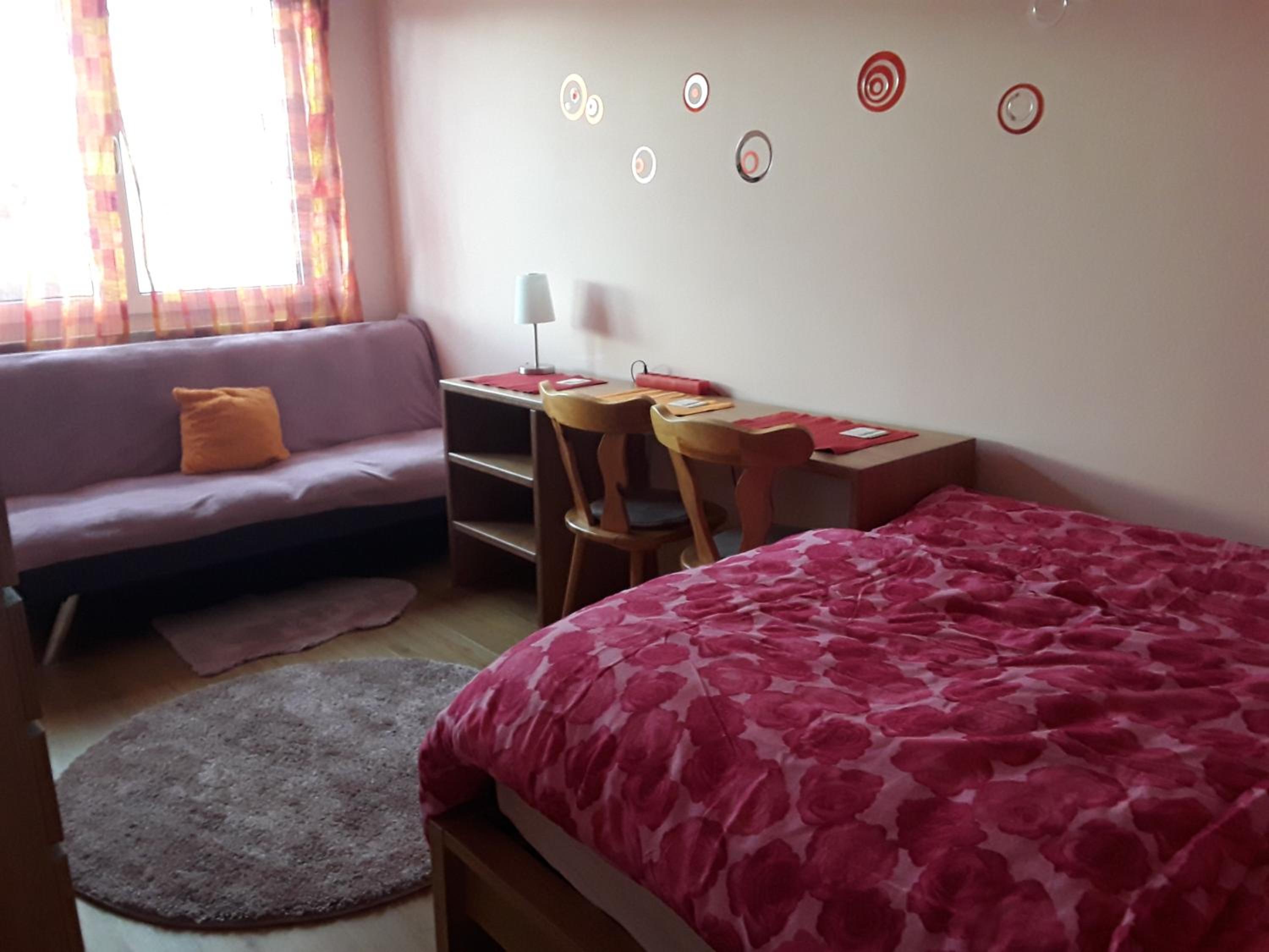 Twin Room with Private Bathroom photo 2
