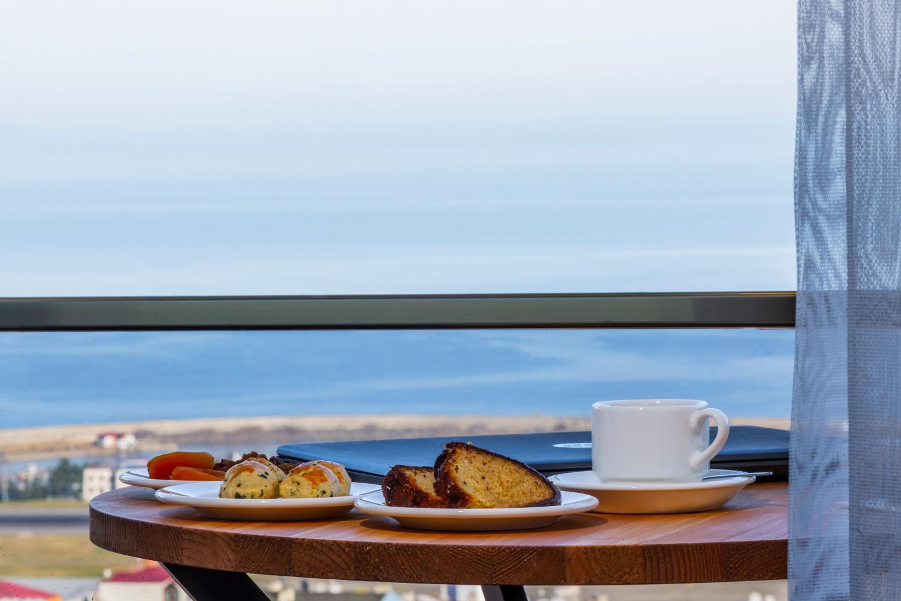 Superior Suite with Sea View - Photo 11