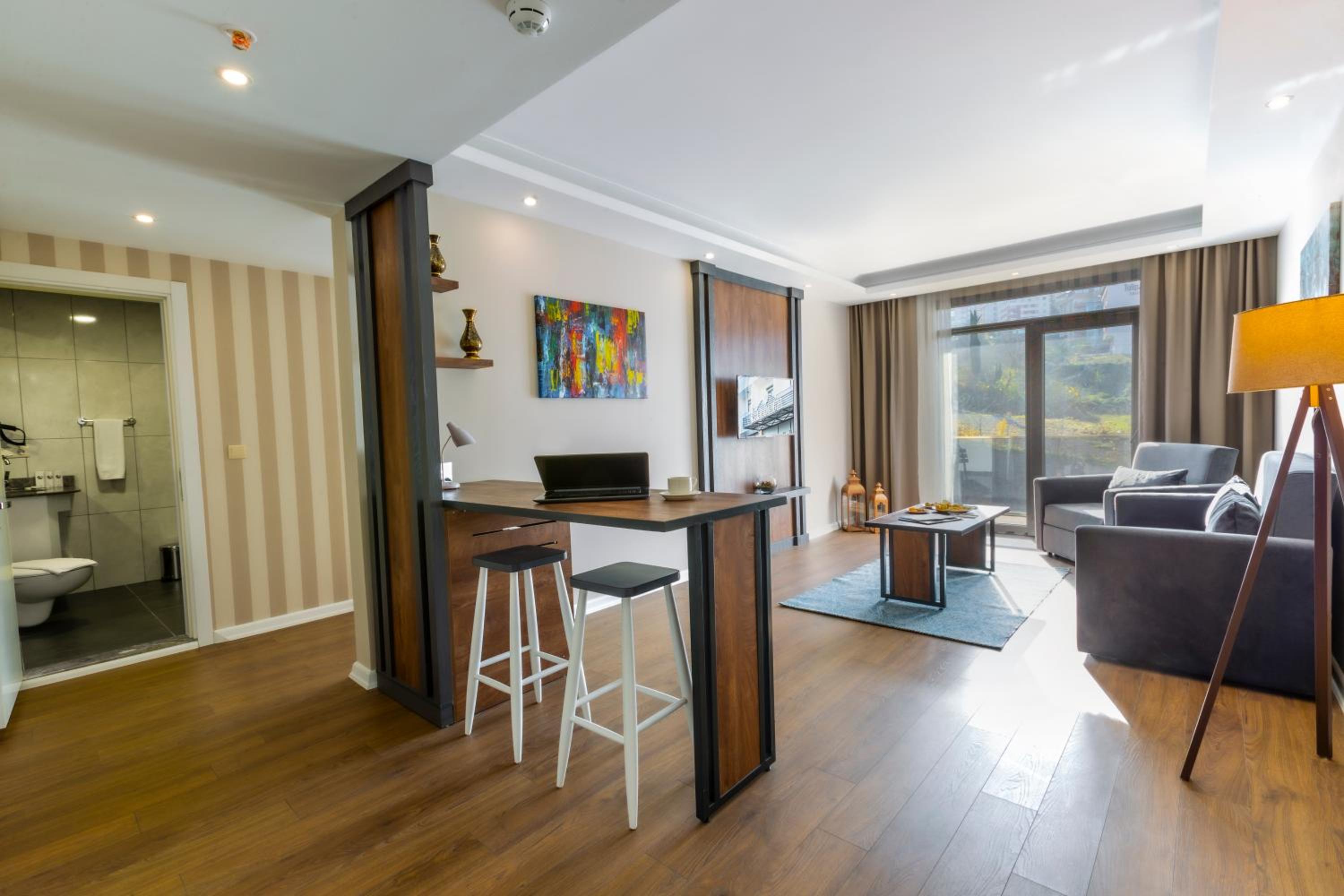 Suite - Photo 6