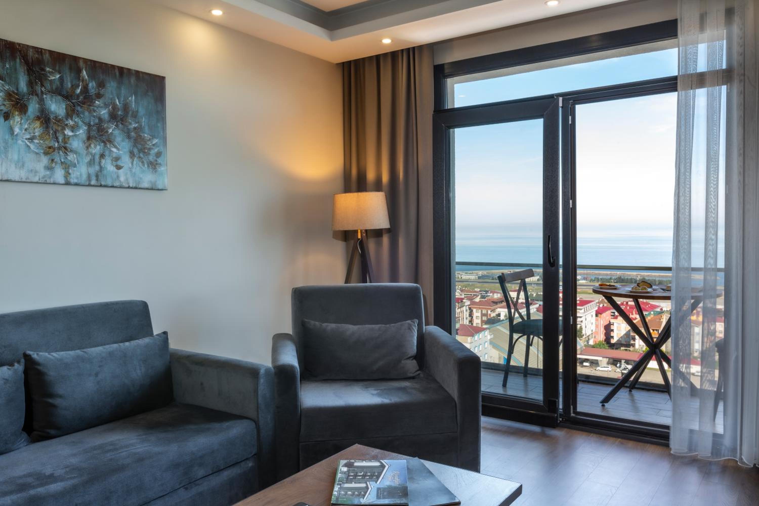 Superior Suite with Sea View - Photo 6