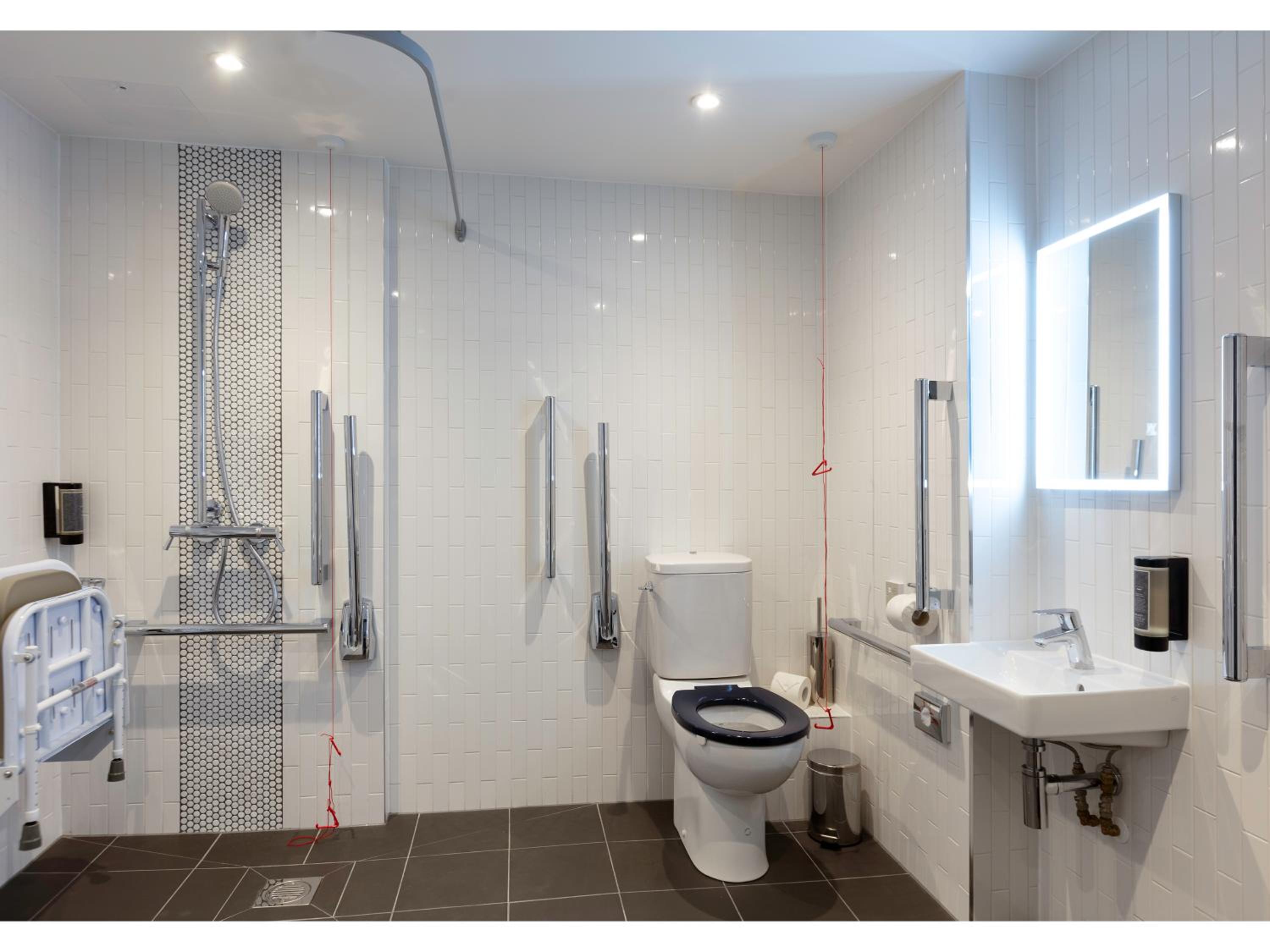 Accessible Double Room with Window