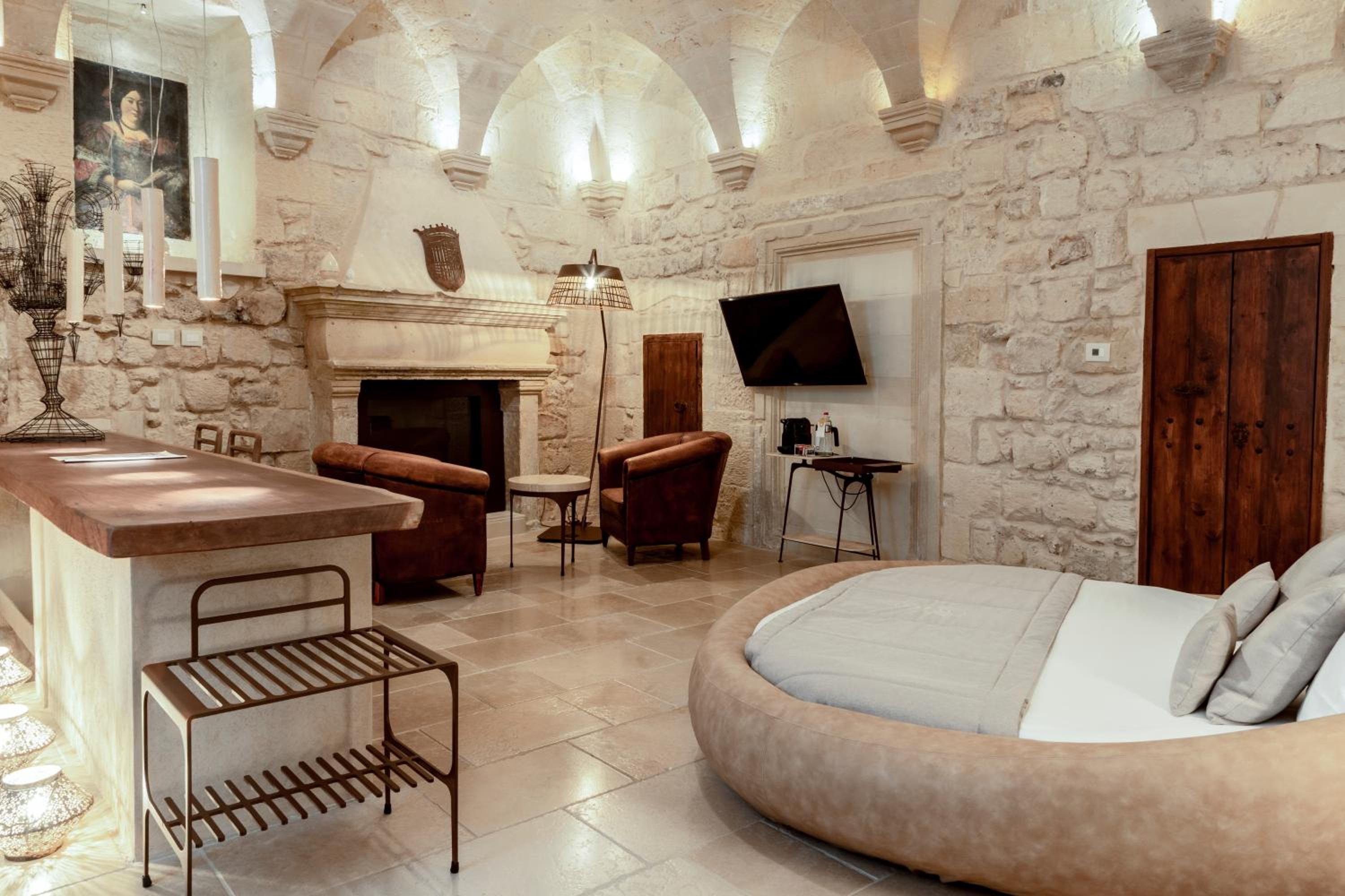 Deluxe King Suite - Photo 1