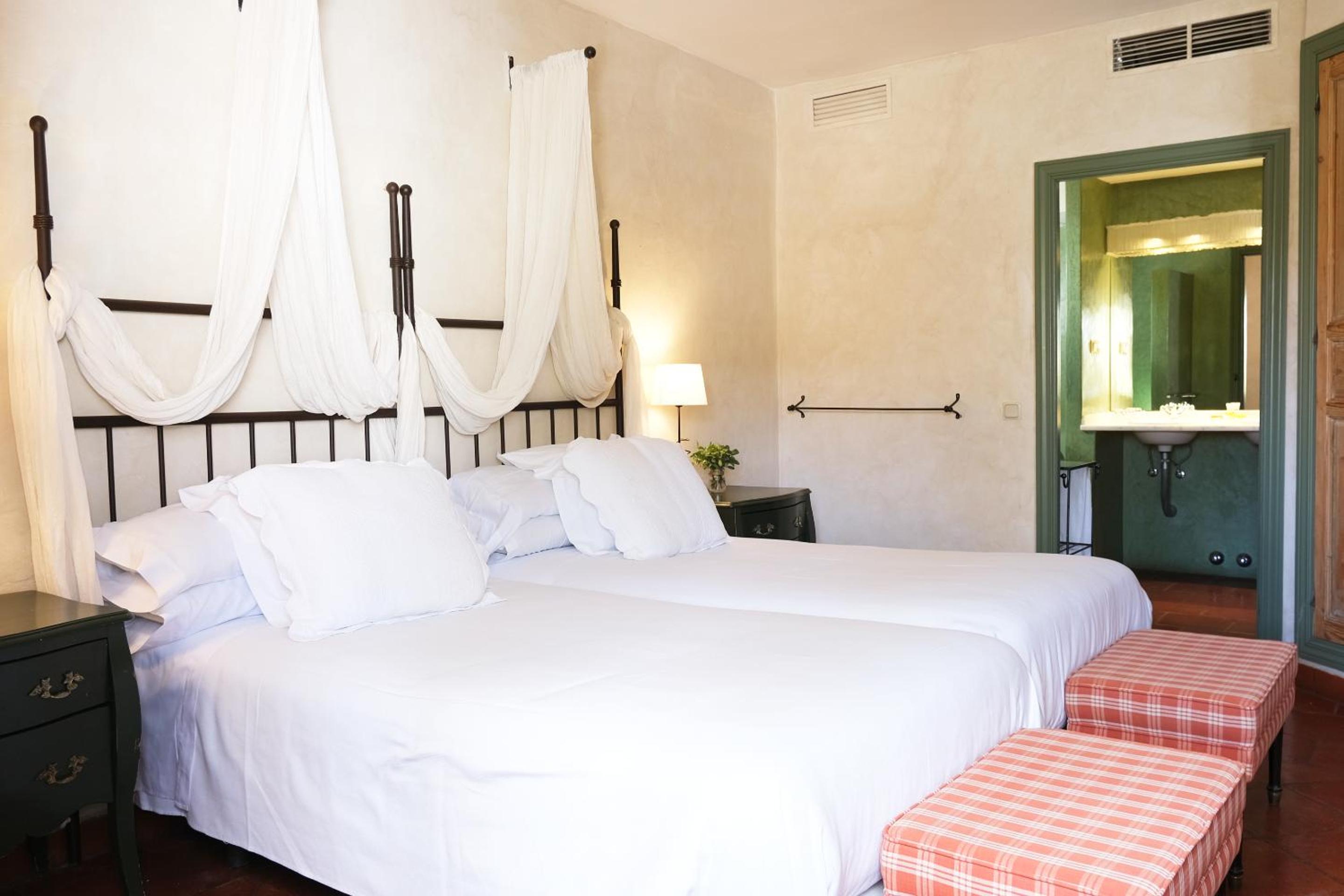 Junior Suite with Terrace - Photo 16
