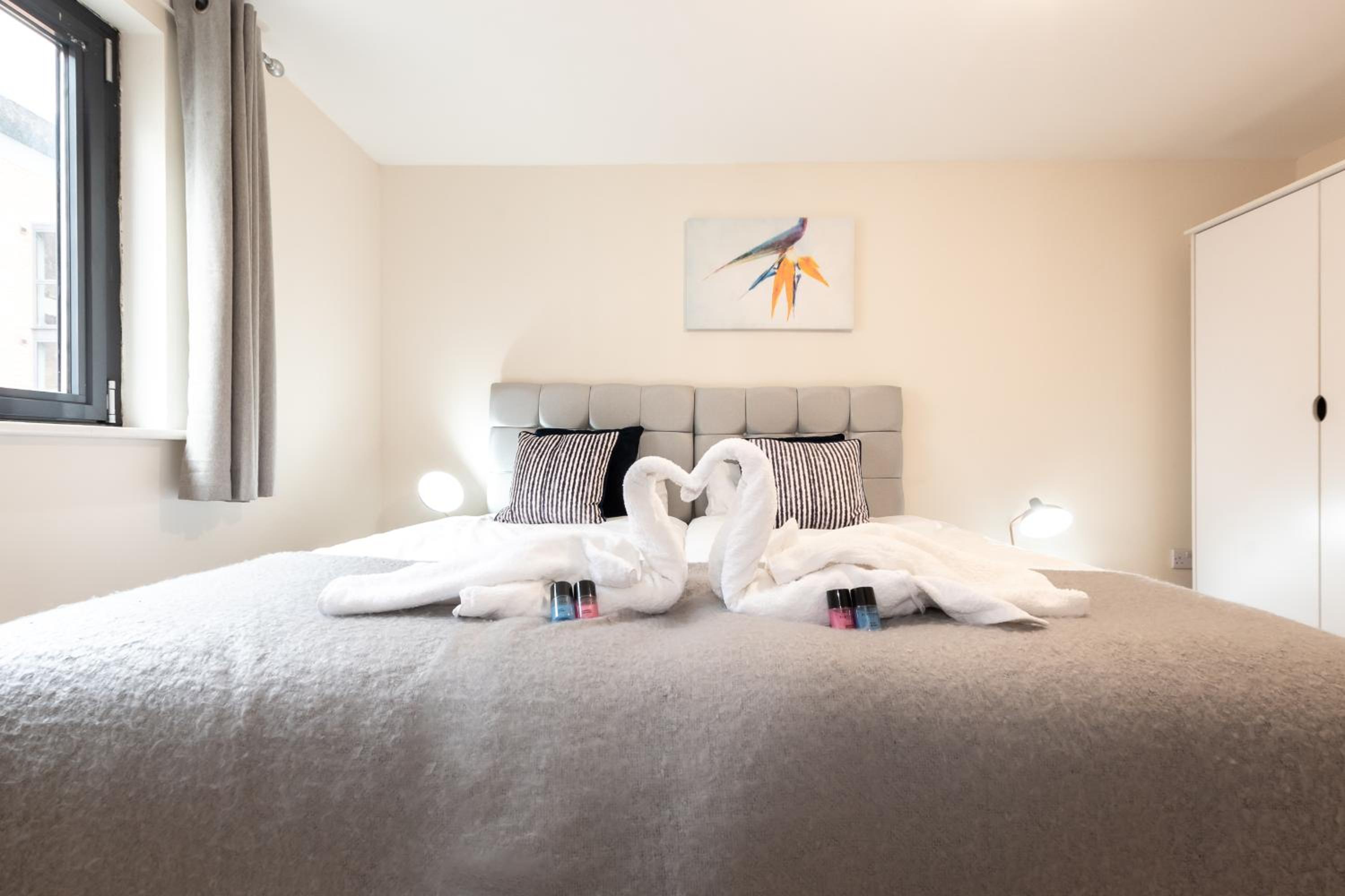 Three-Bedroom Apartment - Photo 4