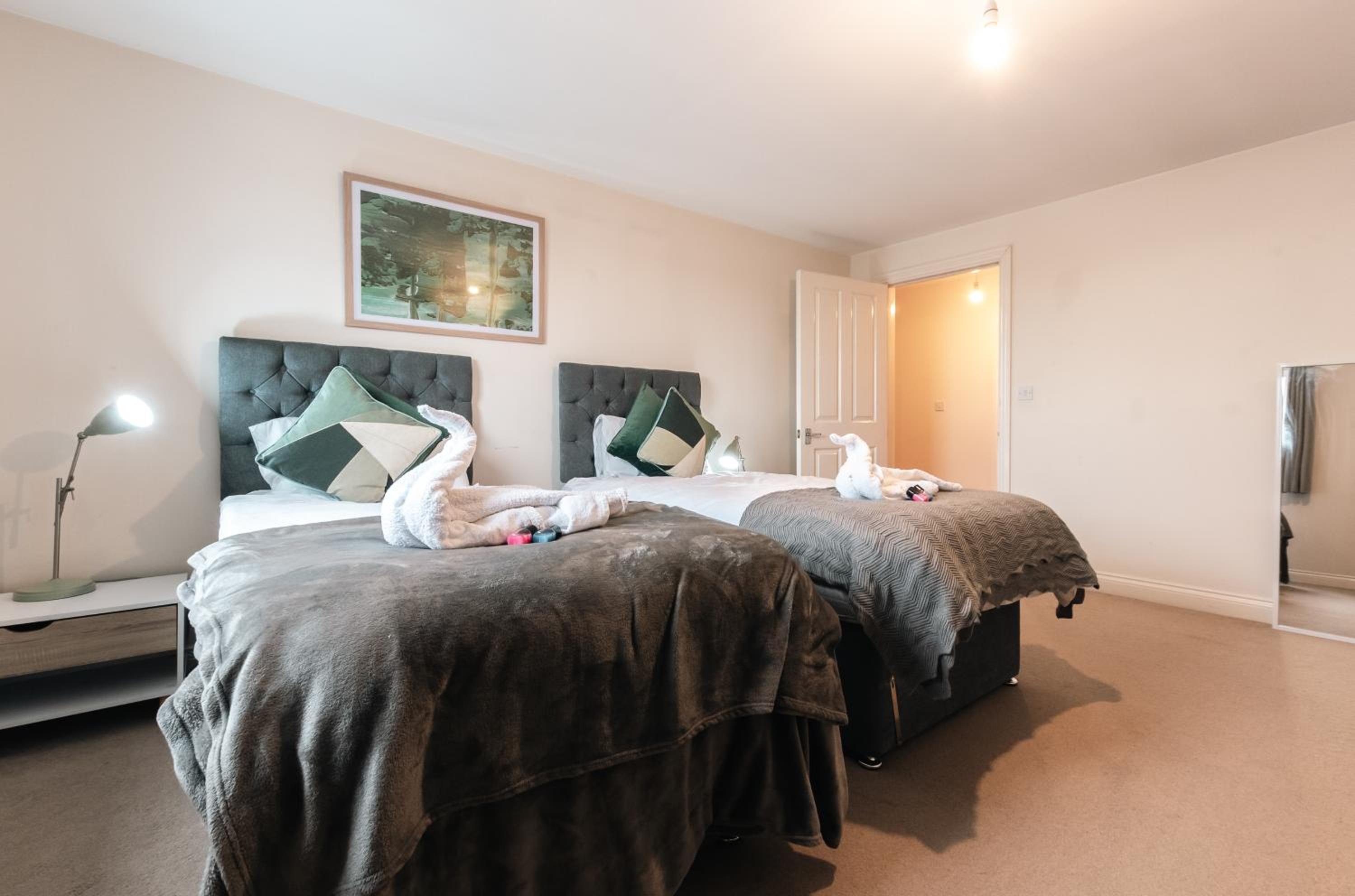 Three-Bedroom Apartment - Photo 1