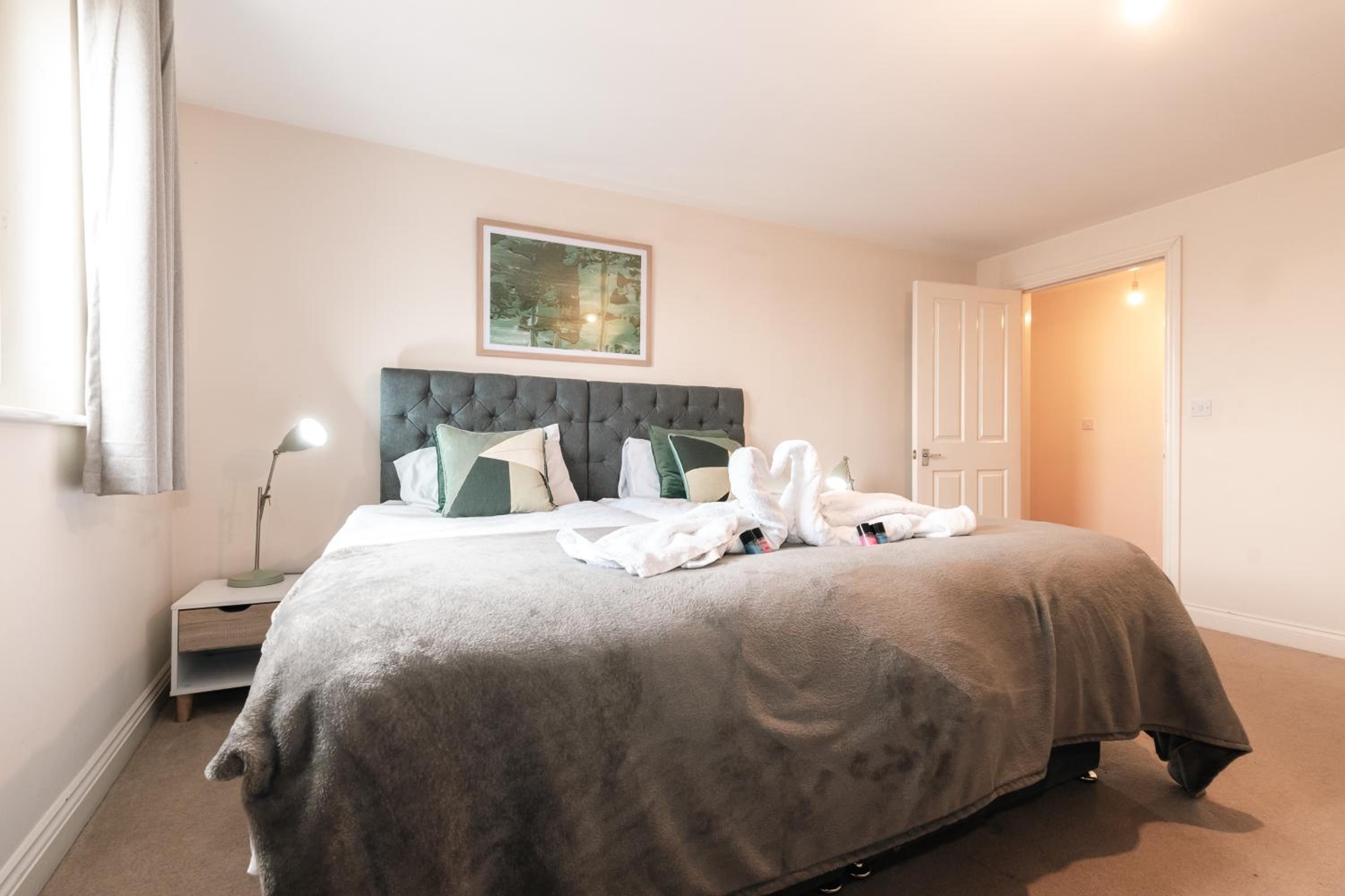 Three-Bedroom Apartment - Photo 15
