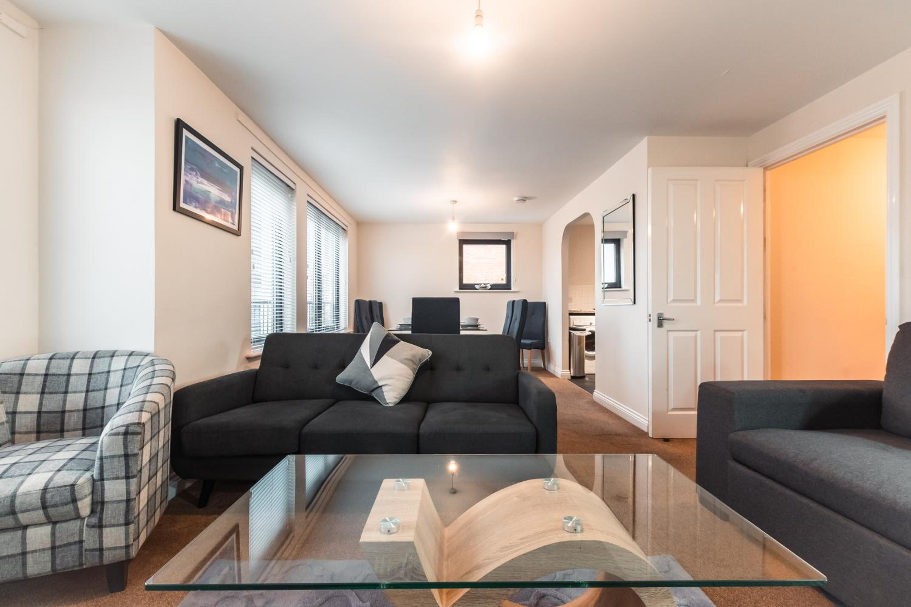 Three-Bedroom Apartment - Photo 28