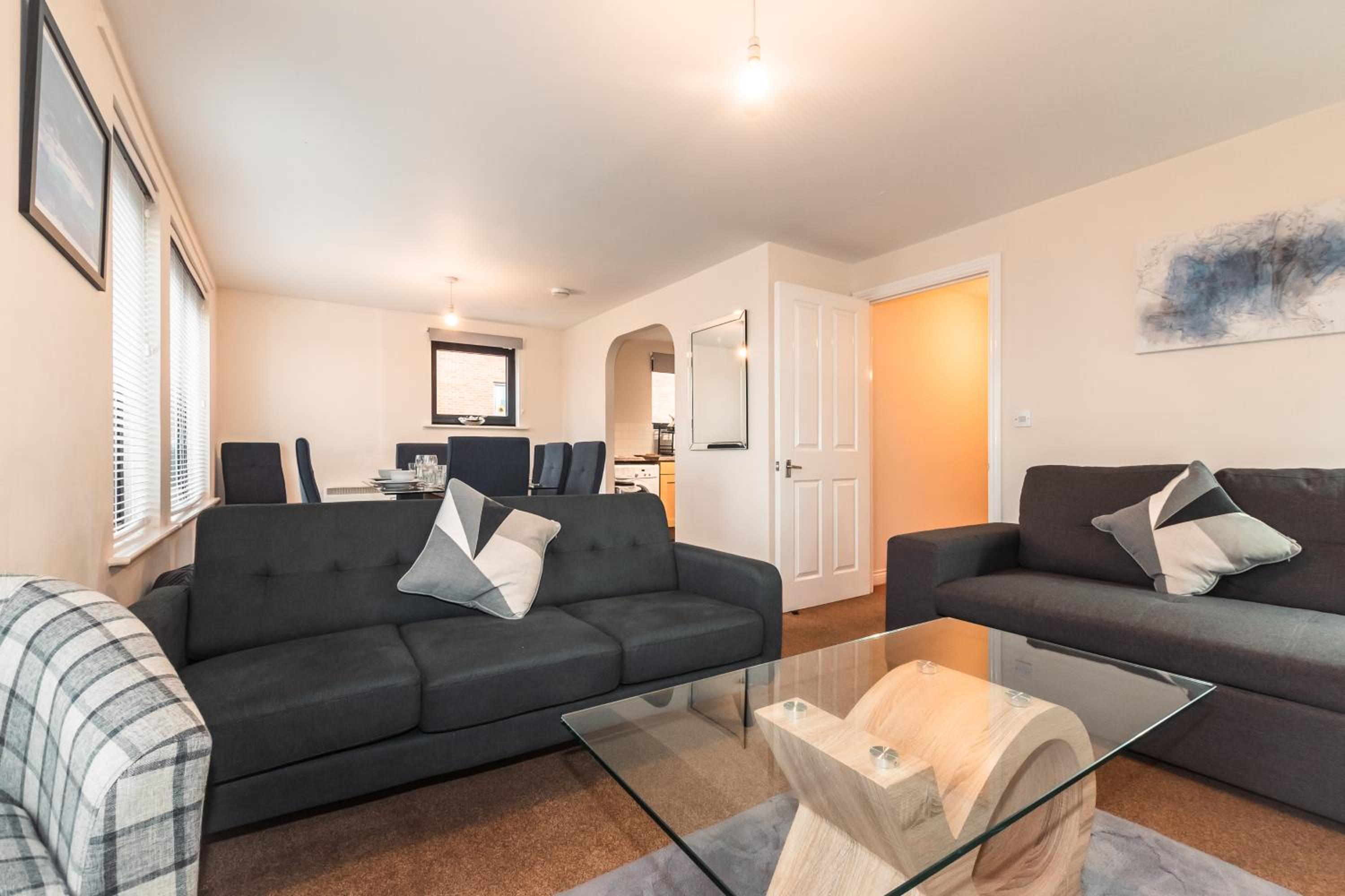 Three-Bedroom Apartment - Photo 30