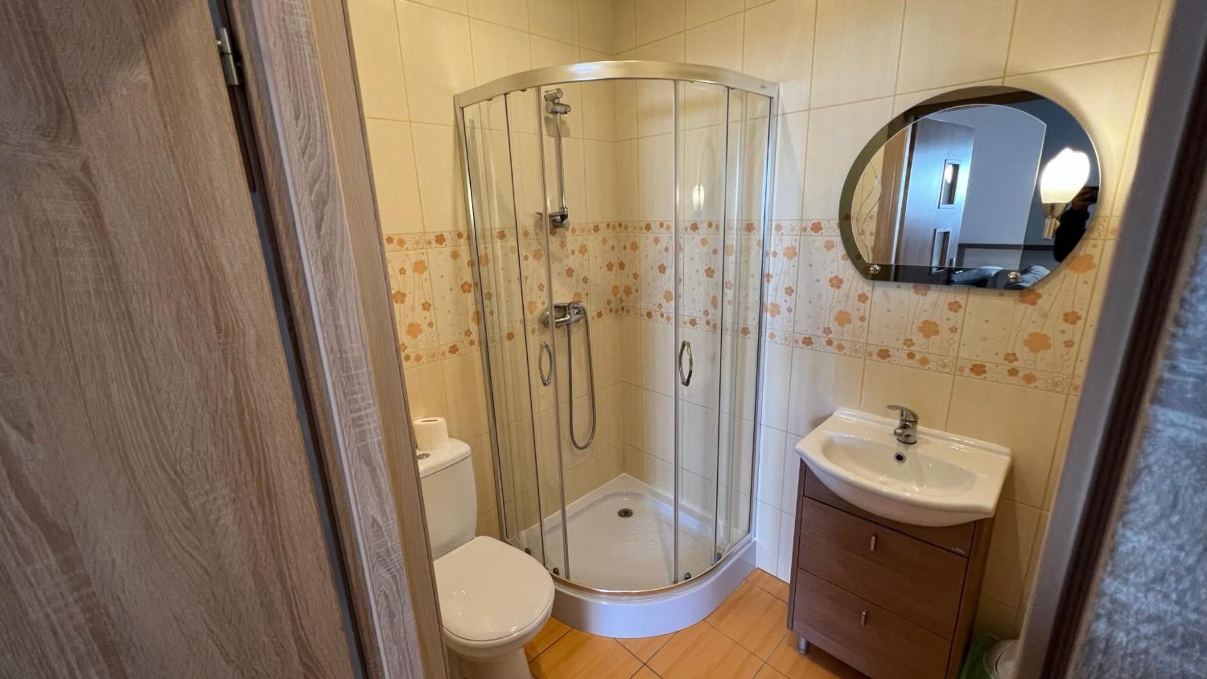 Family Room with Bathroom photo 2