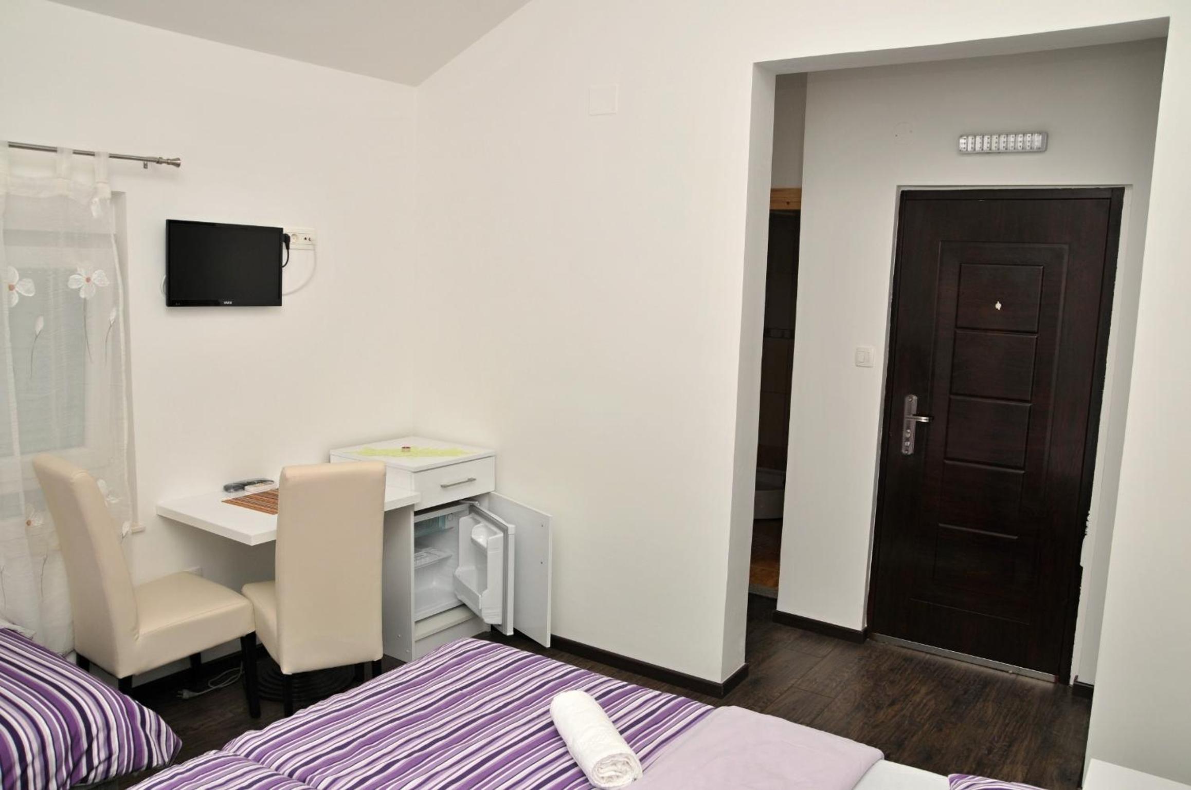 Studio (3 Adults)