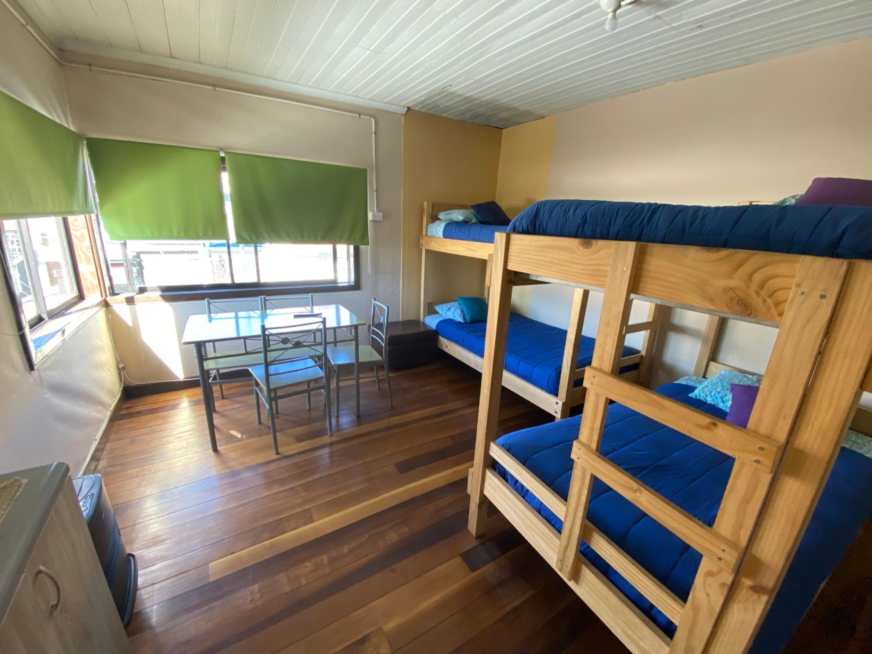 Quadruple Room With Private Bathroom photo 3