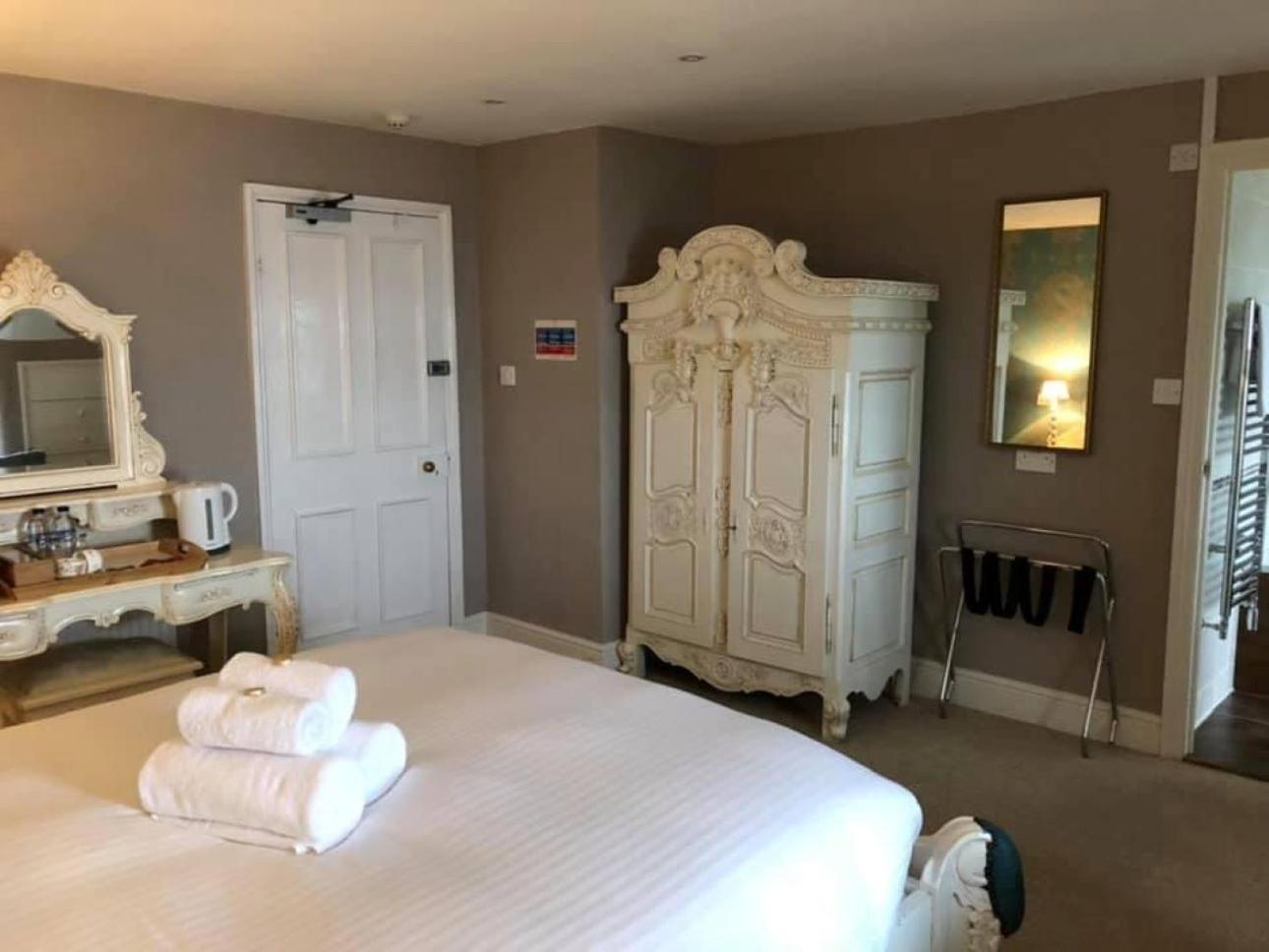 Superior King Room photo 2