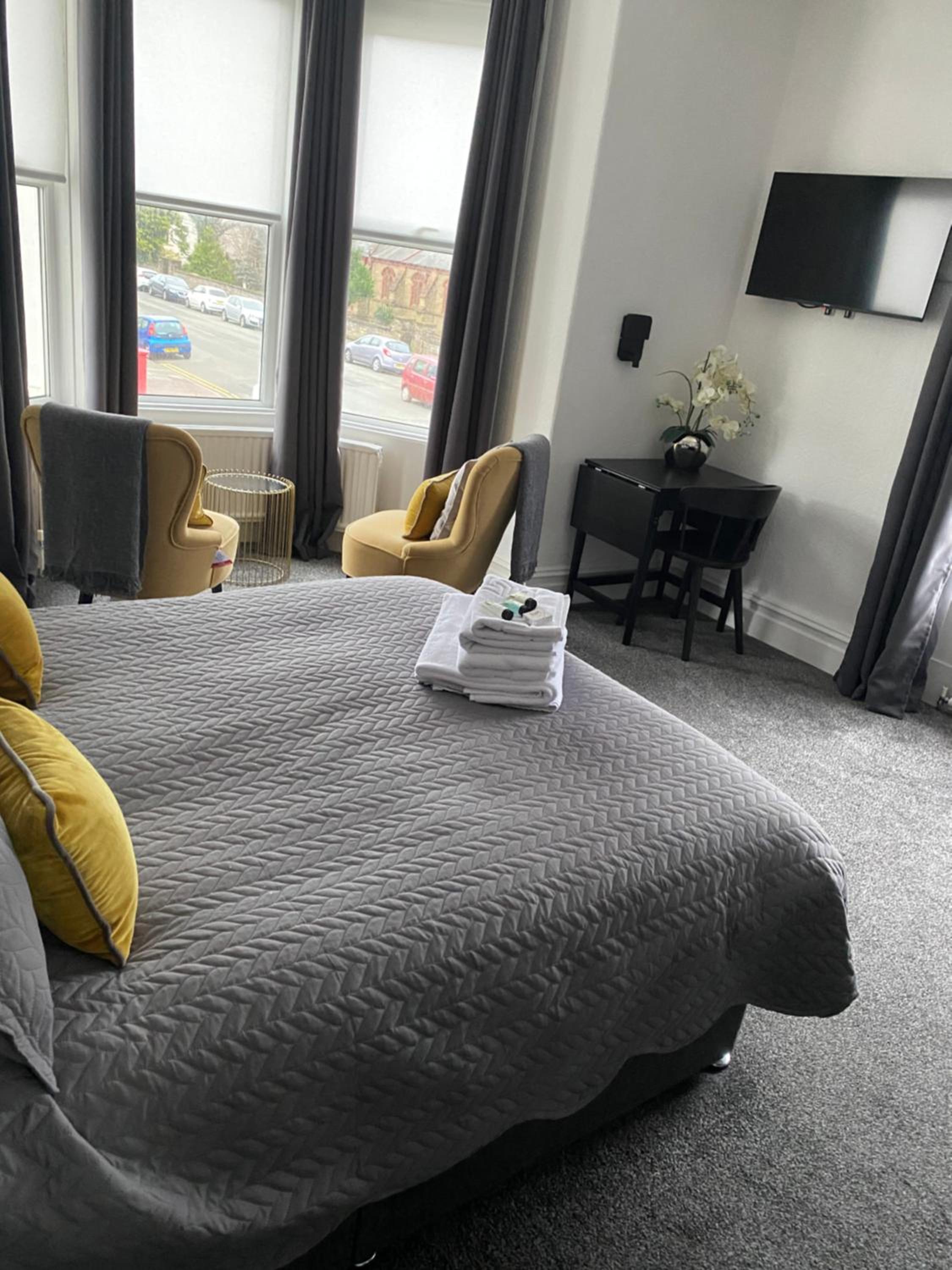 Large Double Room photo 1