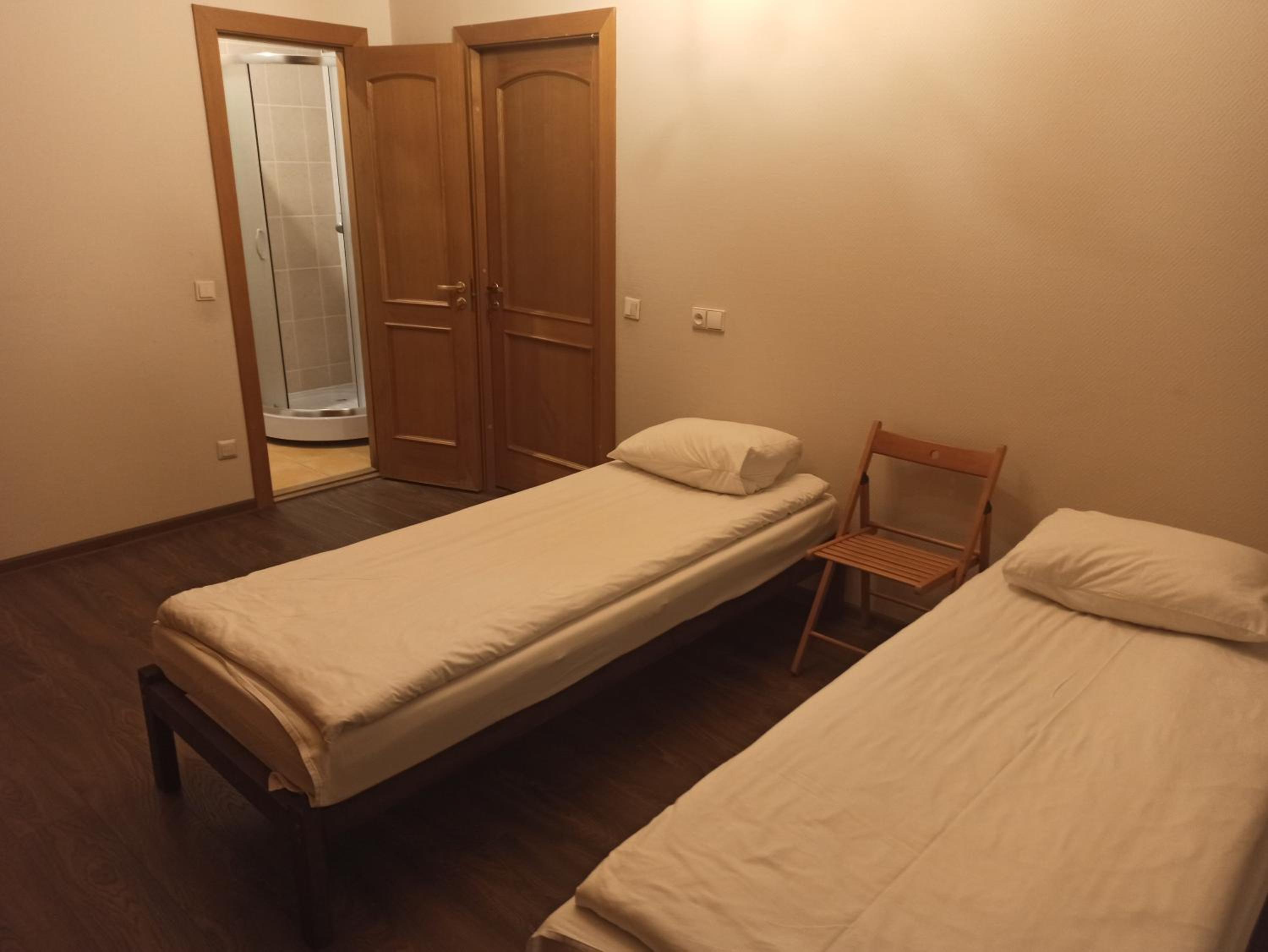 Triple Room with Private Bathroom - Photo 2