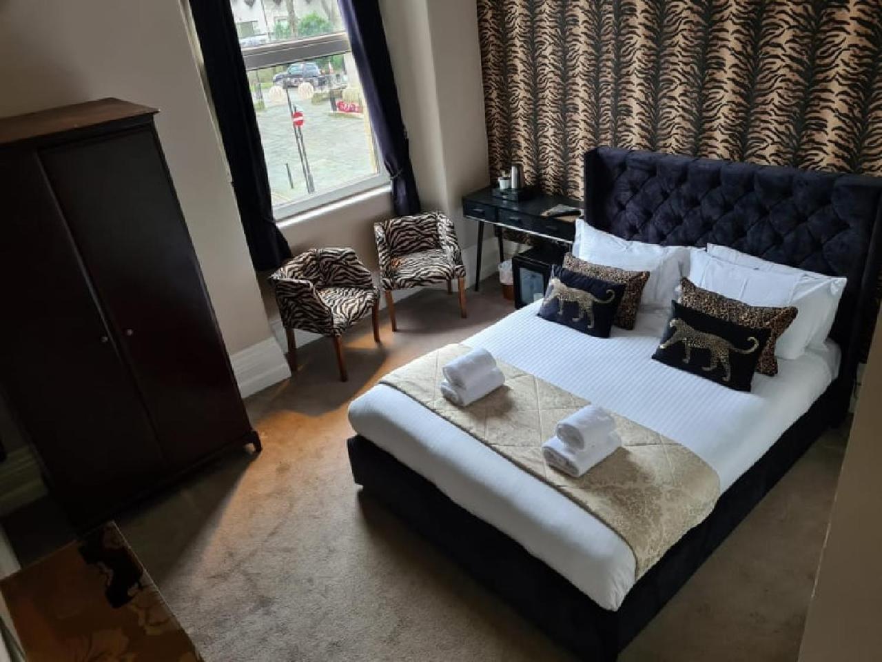 Standard King Room - Photo 4