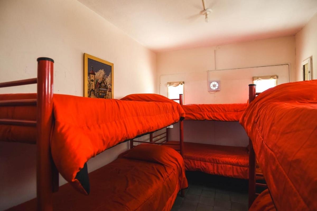 6-Bed Mixed Dormitory Room photo 1