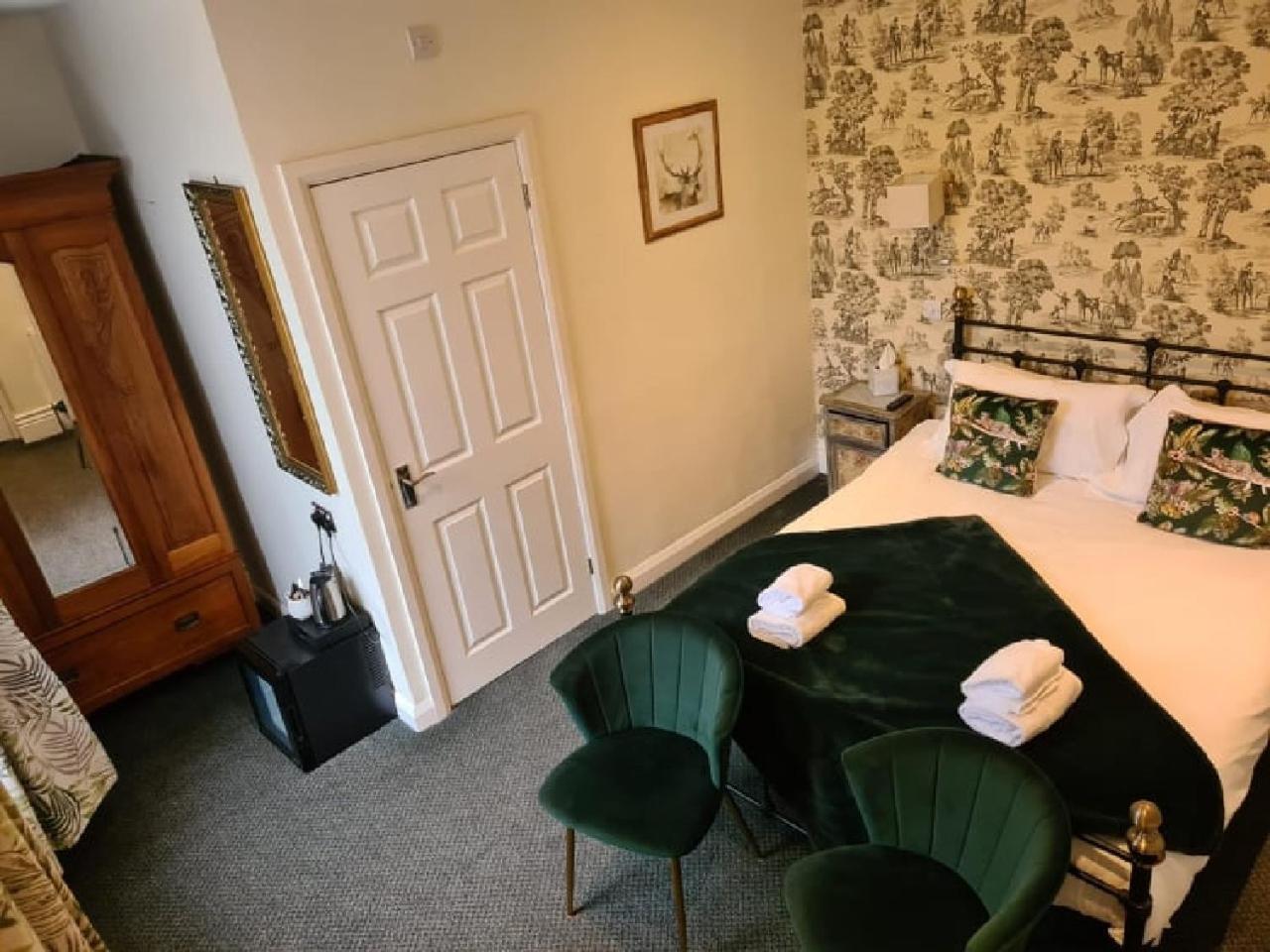 Standard King Room - Photo 3