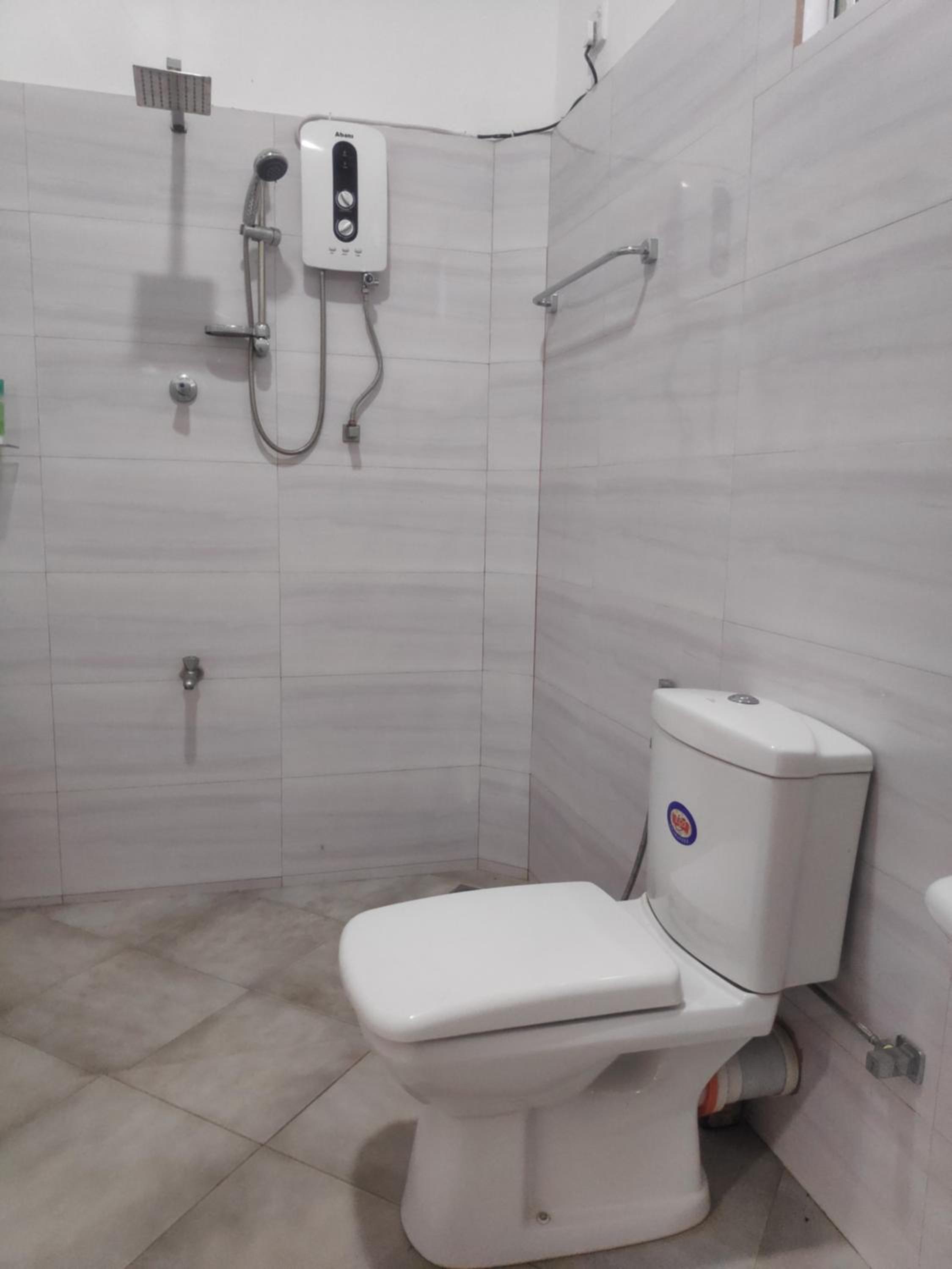 Quadruple Room with Private Bathroom photo 3