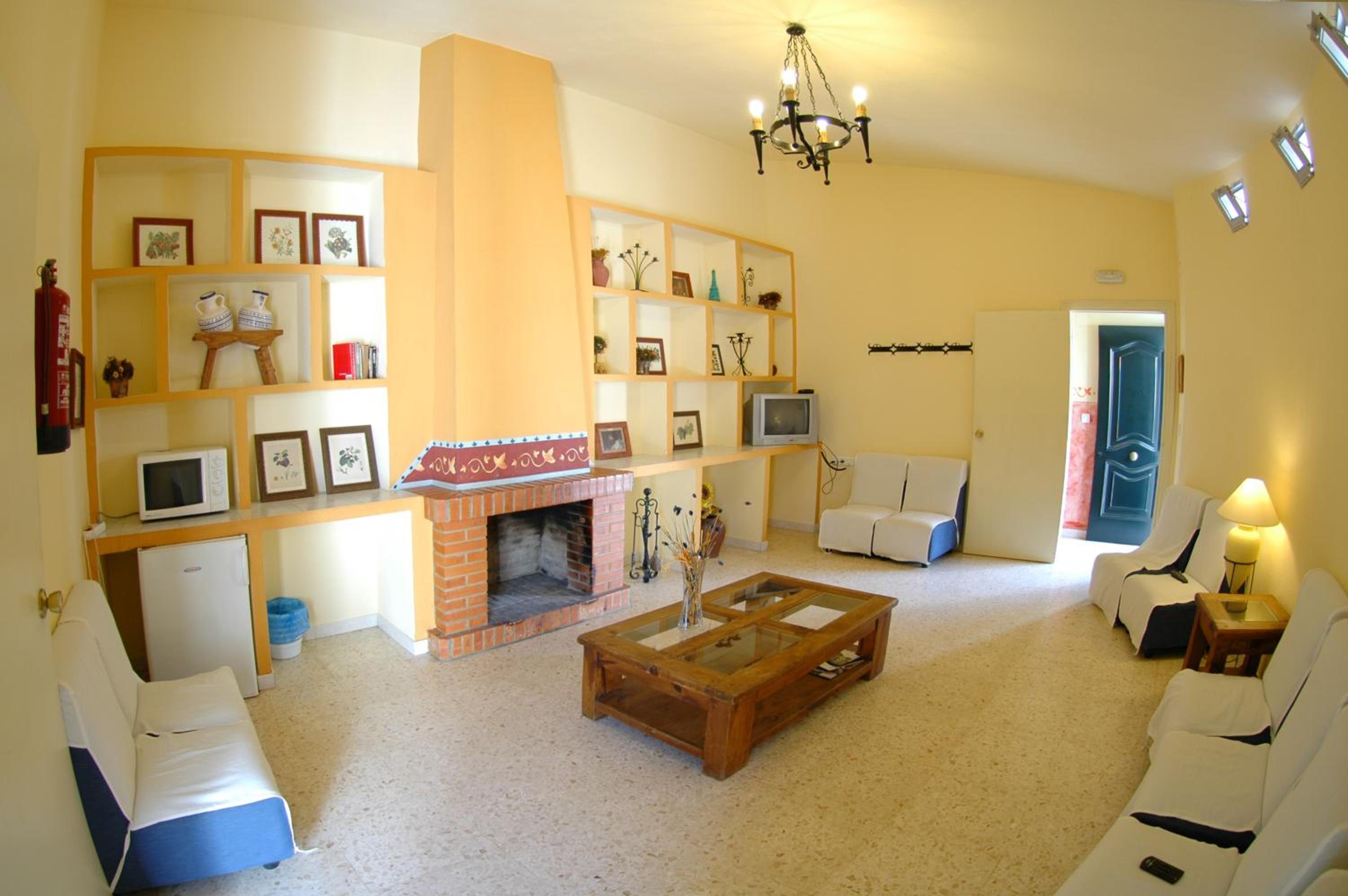 Twin Room - Photo 10