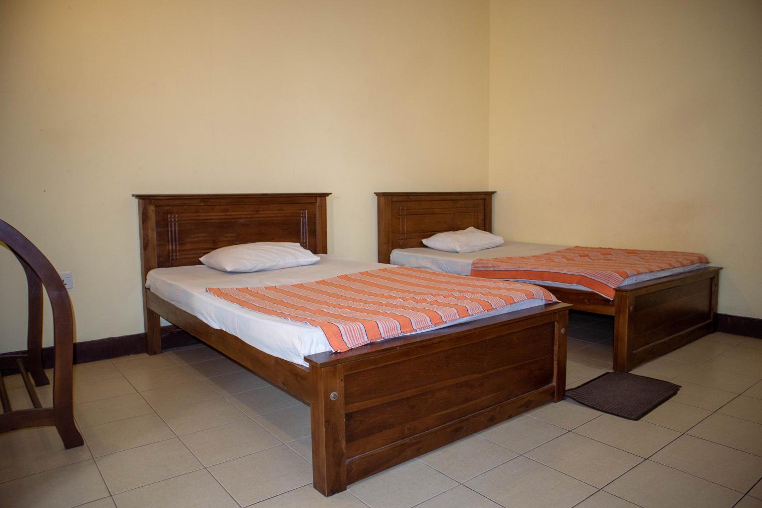 Deluxe Double Room (2 Adults + 1 Child) photo 2
