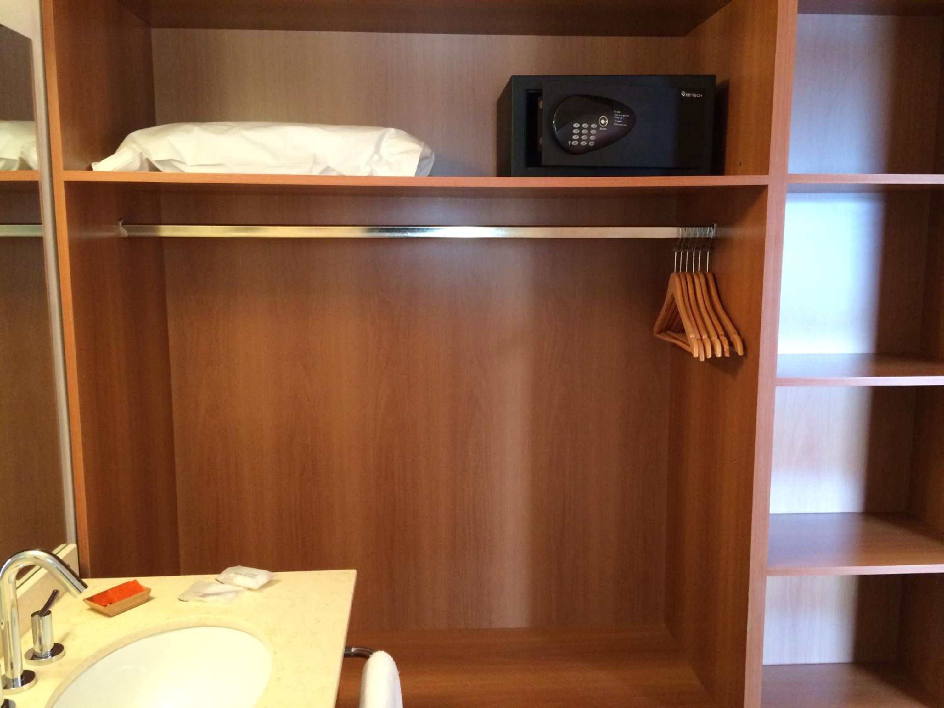 Superior Triple Room photo 3