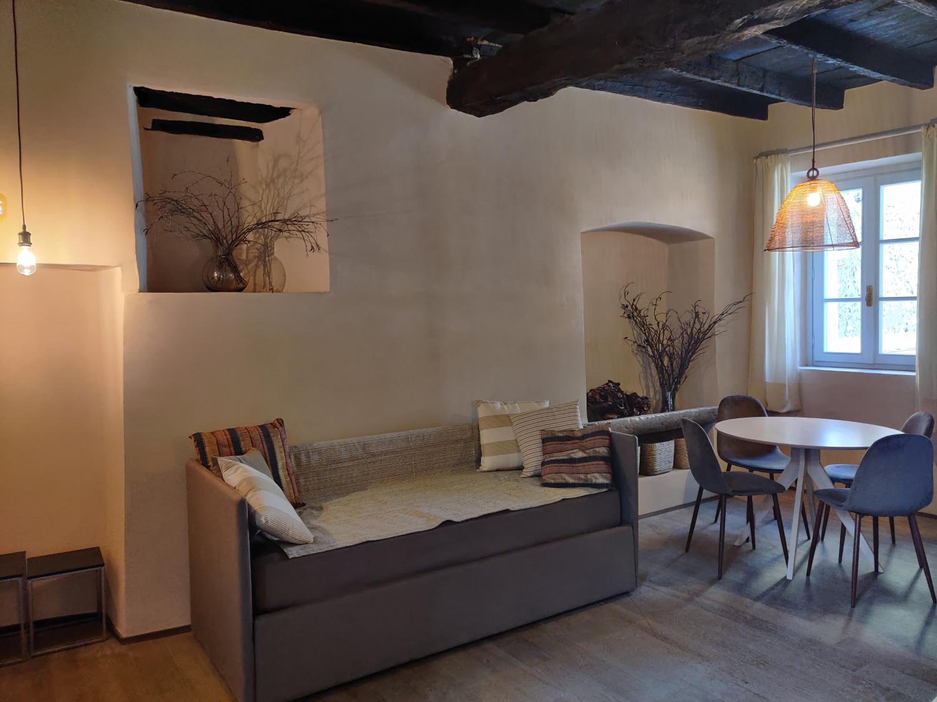 Apartment 6 - Photo 5