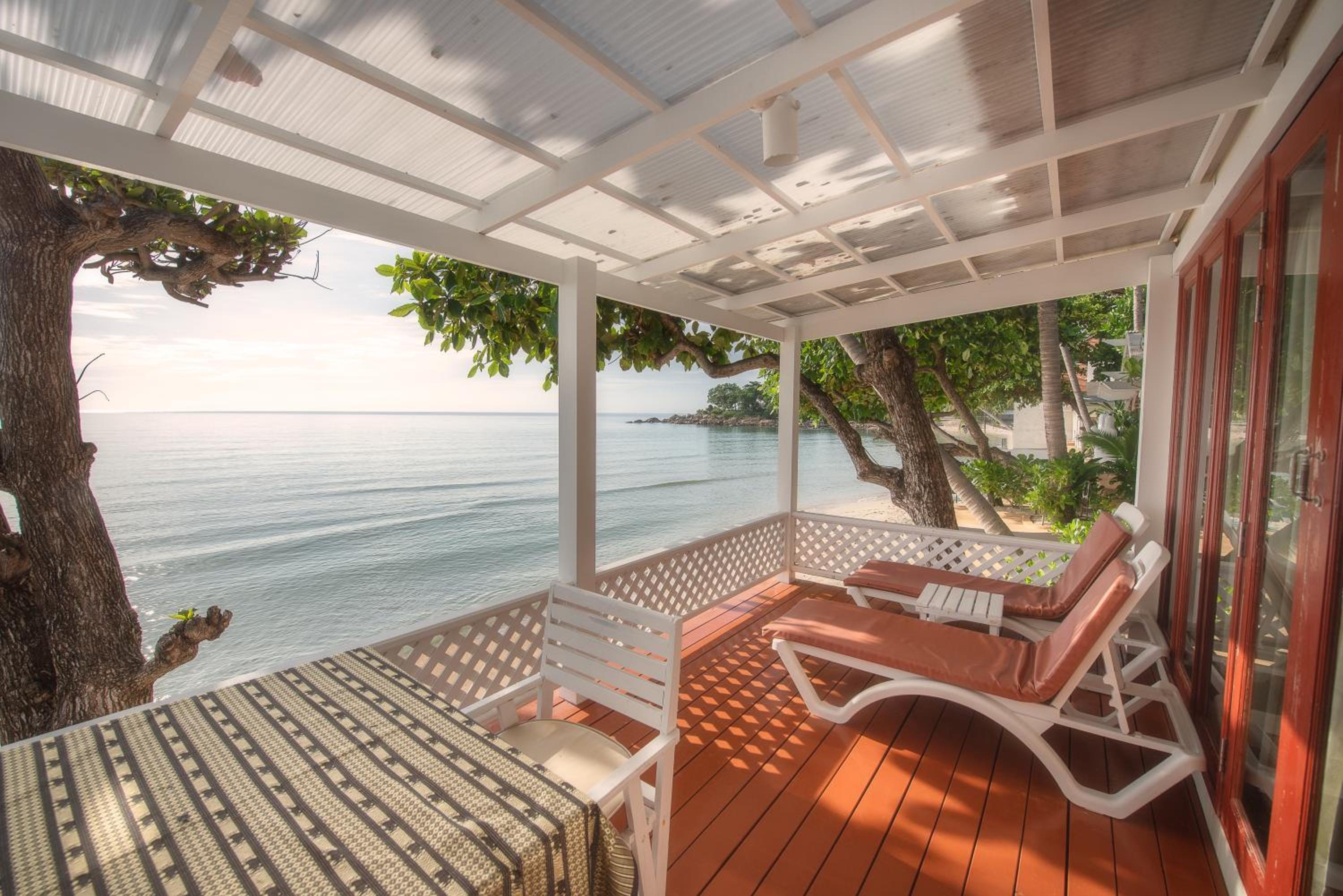 Deluxe Double Room - Beach Front photo 3