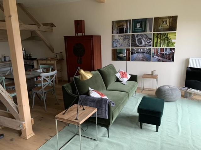 One-Bedroom Apartment photo 2
