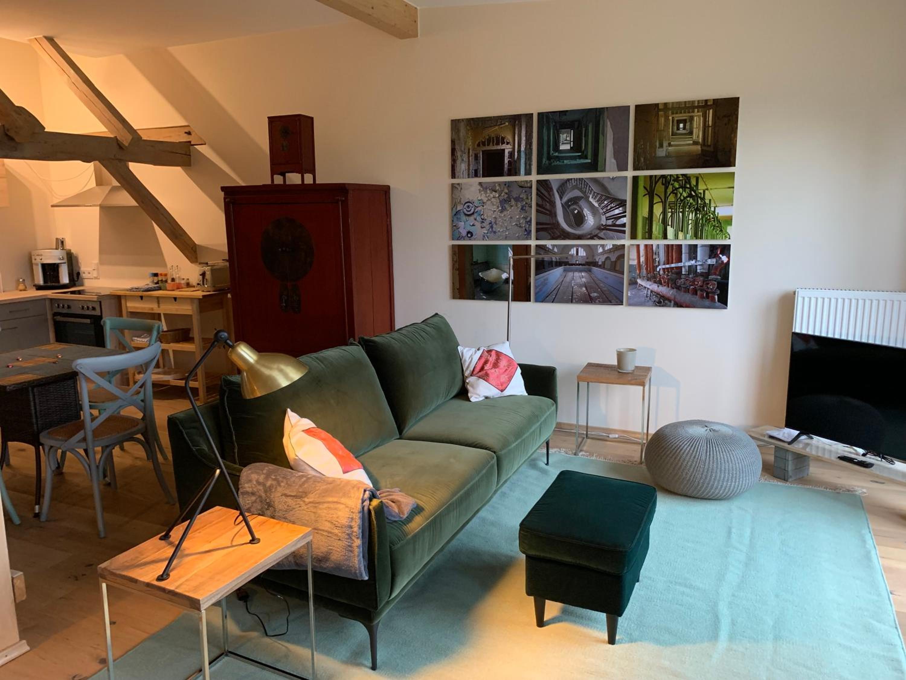 One-Bedroom Apartment photo 1