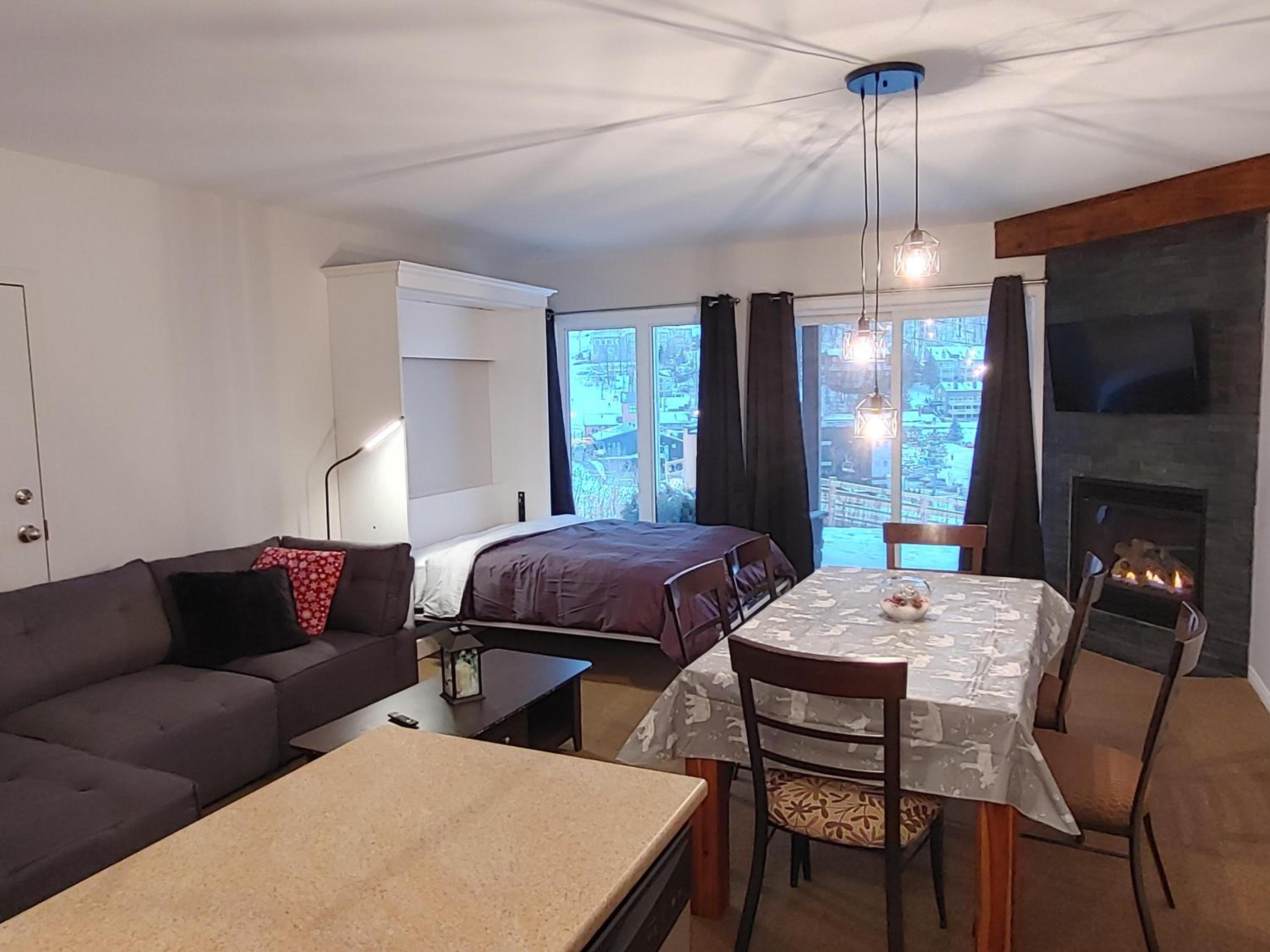 Apartment with Mountain View photo 1